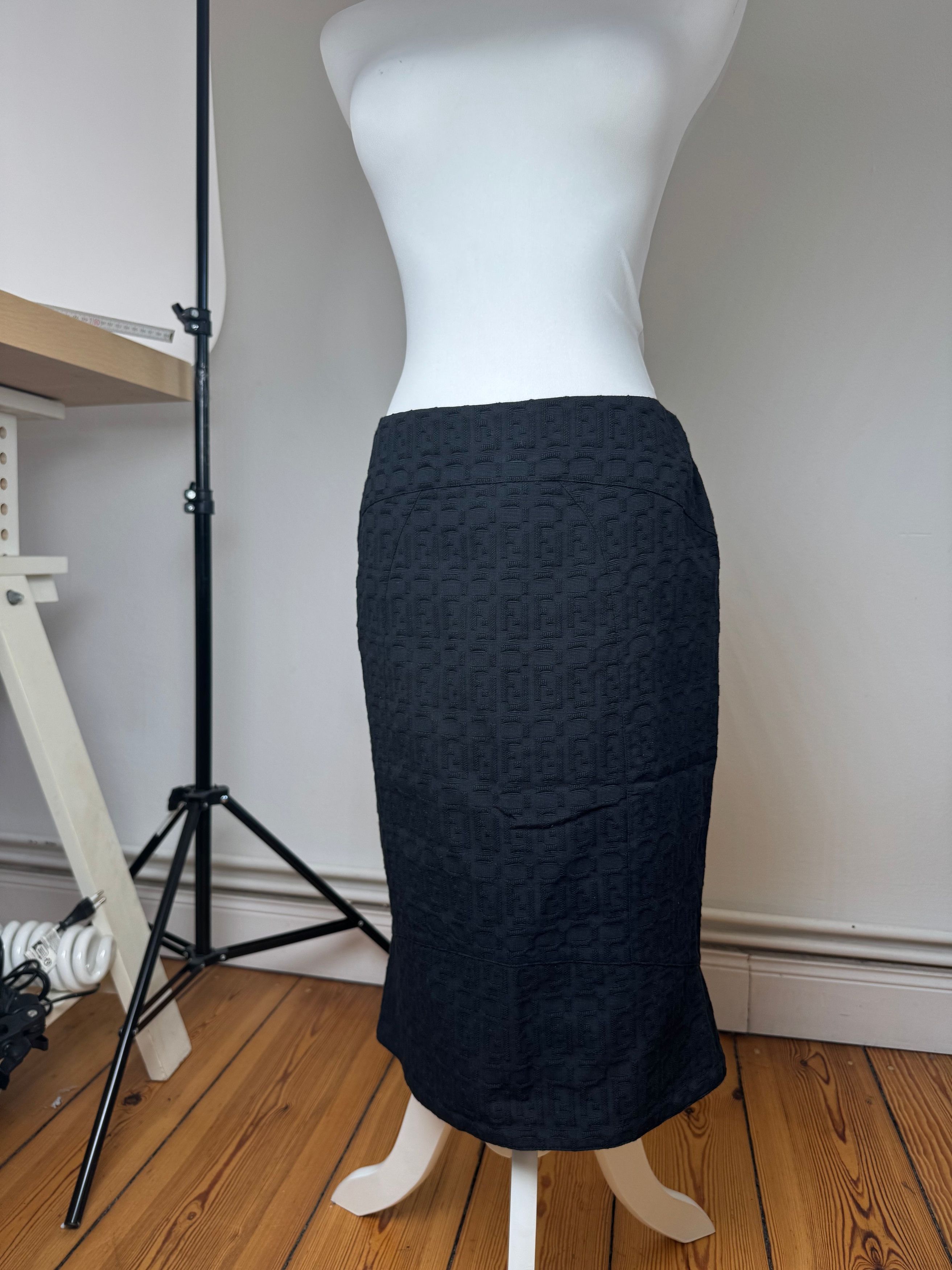 Fendi Vintage Roma Monogram Canvas skirt m Size 27" / US 4 / IT 40 - 13 Thumbnail