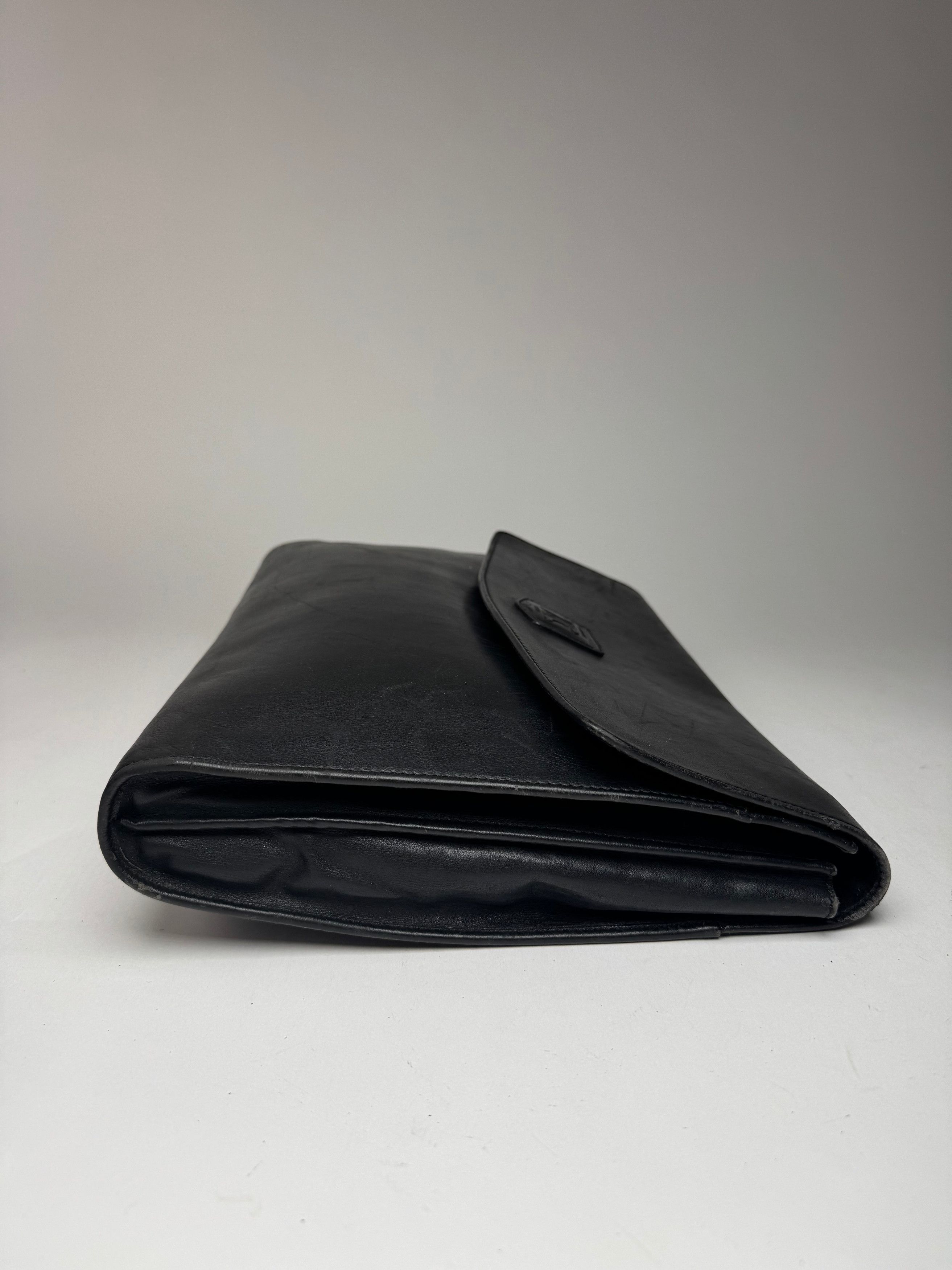 Celine Vintage Paris Triomphe Leather Clutch Black Size ONE SIZE - 10 Thumbnail