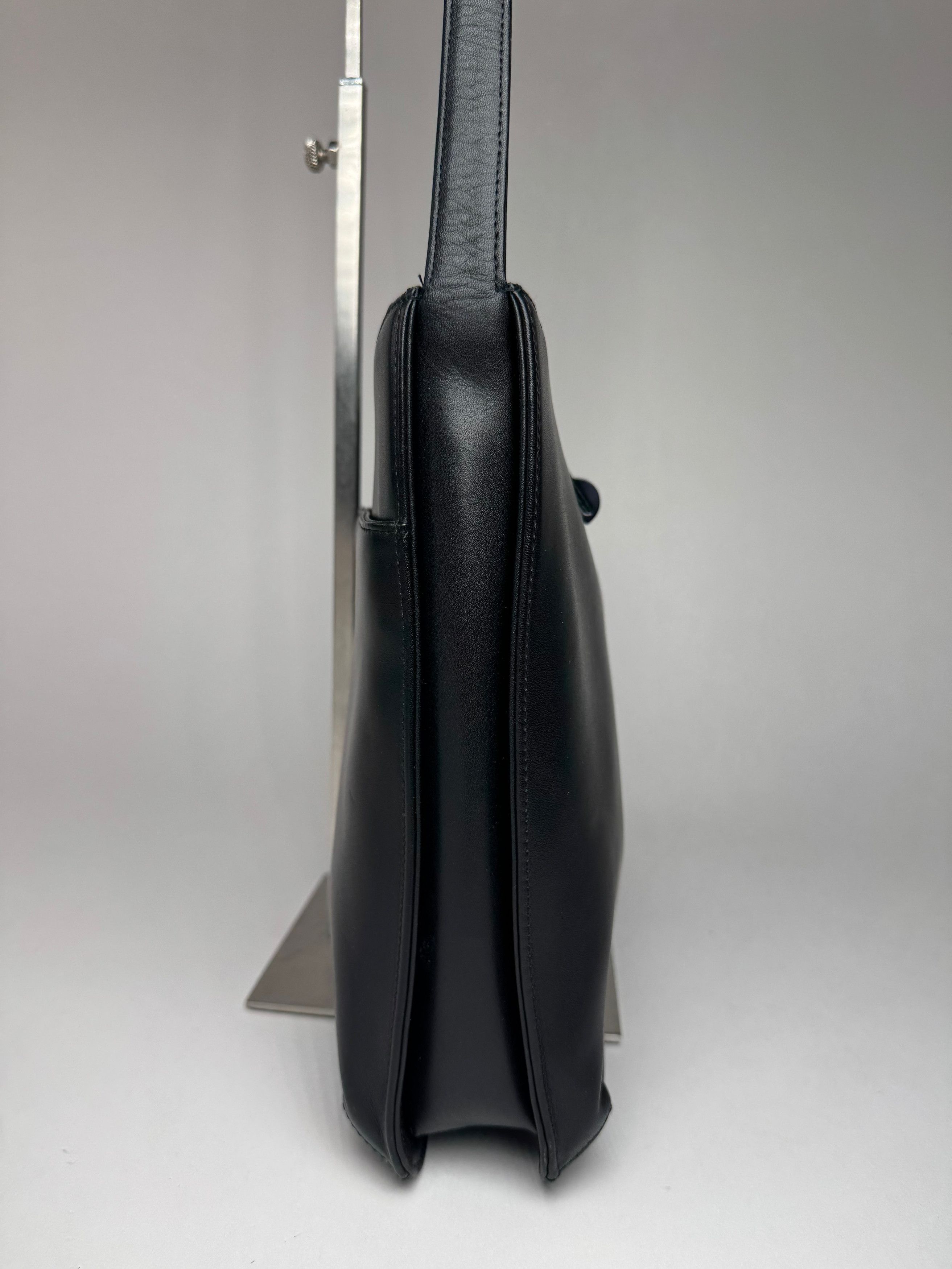 Givenchy Vintage Whip leather Bag black Size ONE SIZE - 14 Thumbnail