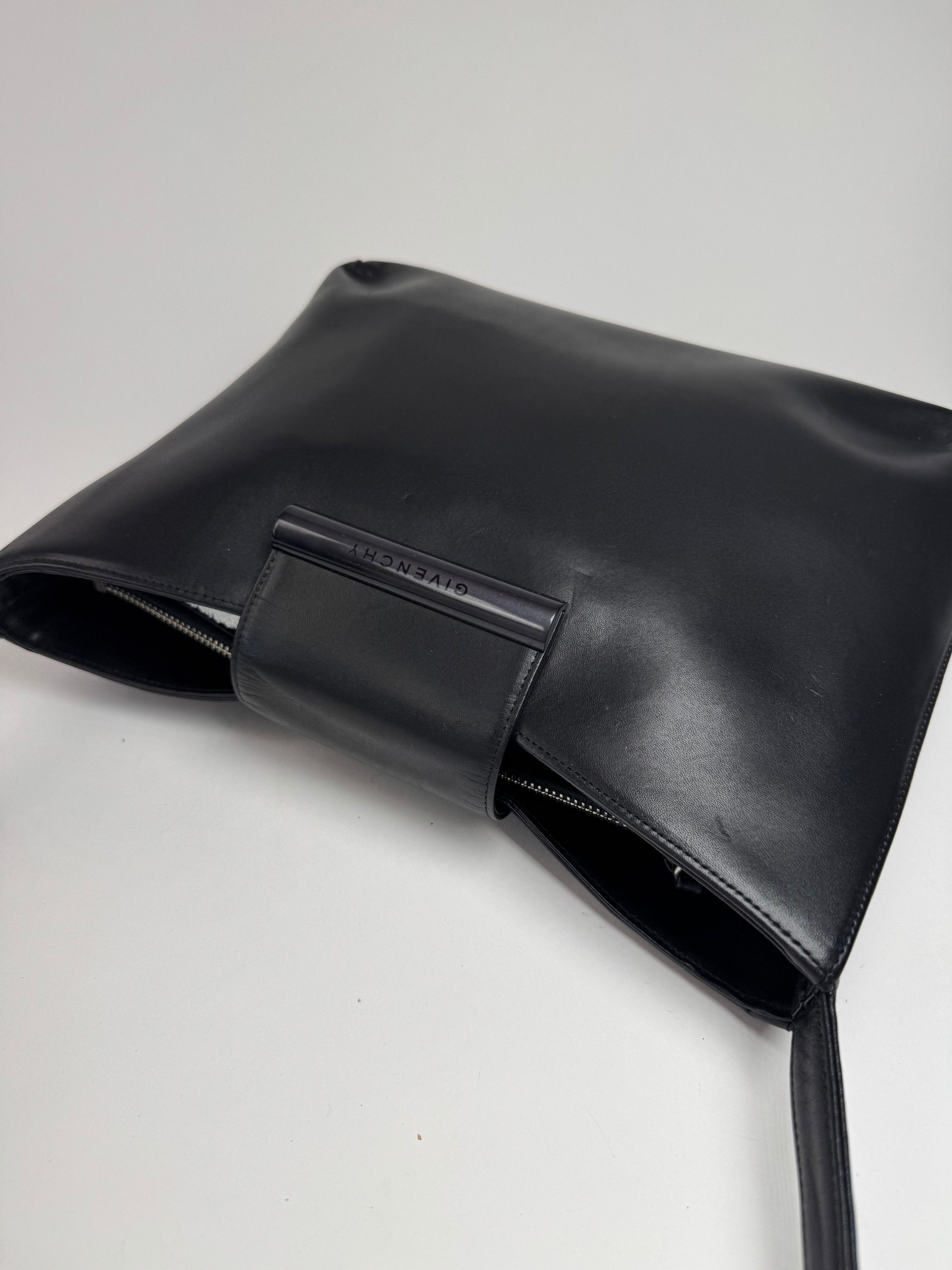 Givenchy Vintage Whip leather Bag black Size ONE SIZE - 9 Thumbnail