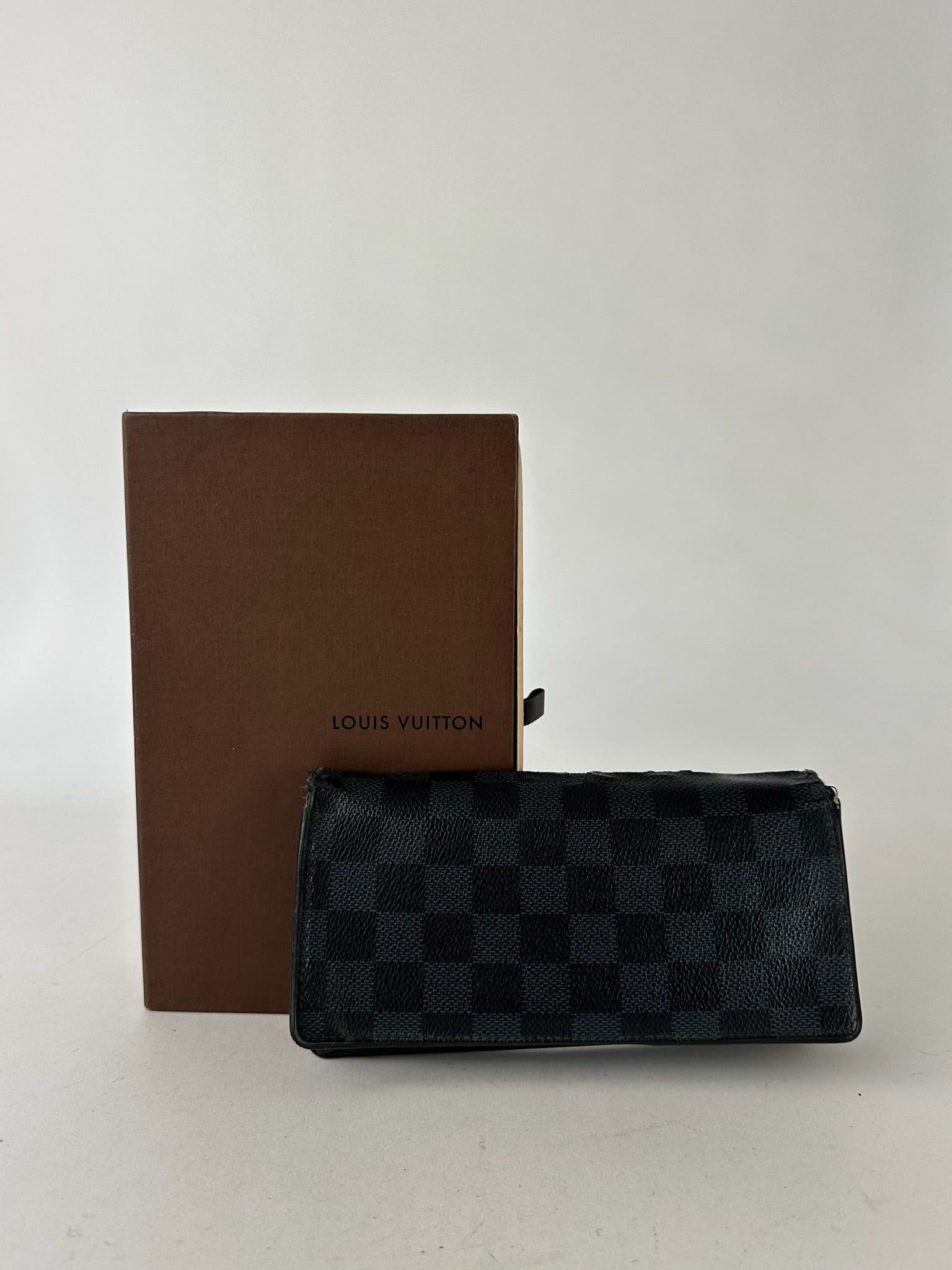Louis Vuitton Vintage Damier Monogram ID Holder Size ONE SIZE - 2 Thumbnail