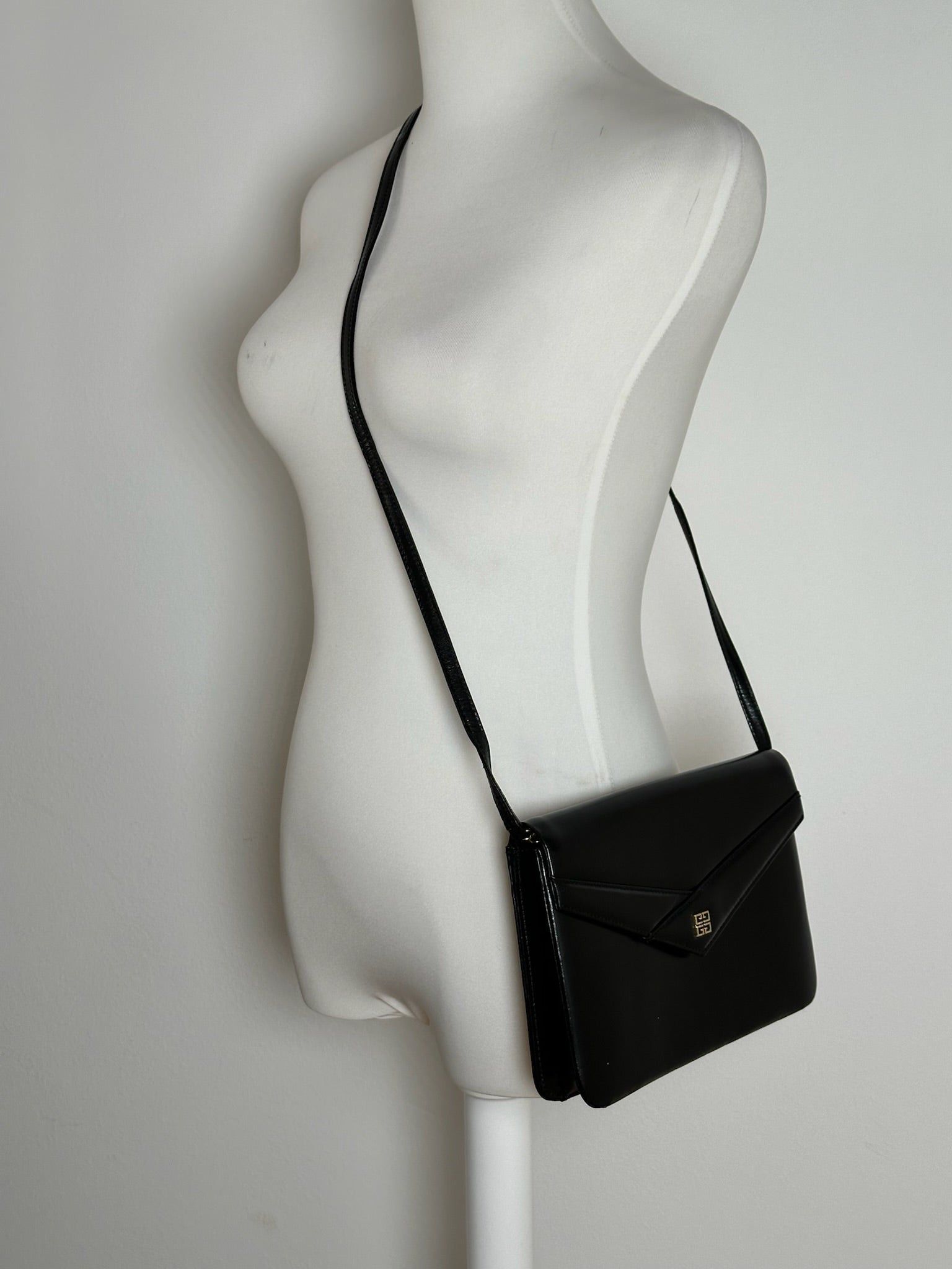 Givenchy Vintage 4G Leather Bag Black Size ONE SIZE - 3 Thumbnail