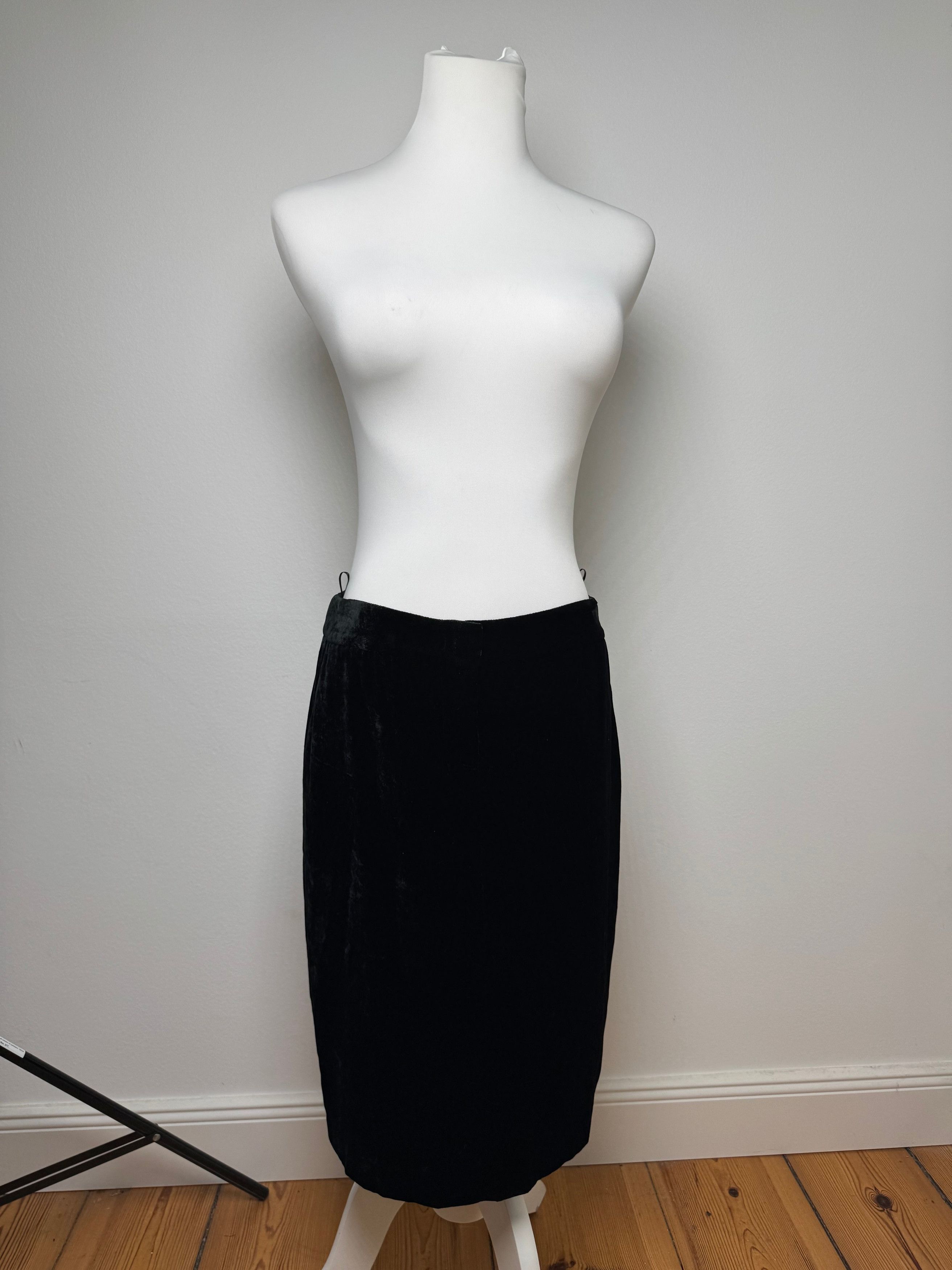 Other Vintage Emilio Pucci Velvet Skirt Black IT40 Size 27" / US 4 / IT 40 - 6 Thumbnail