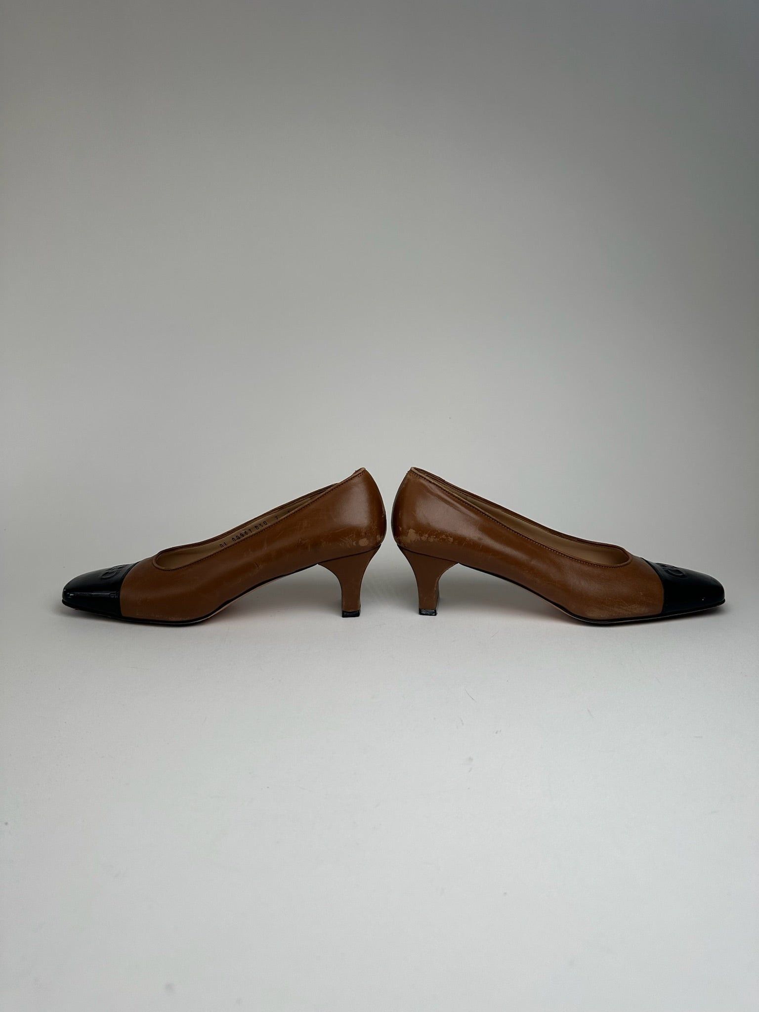 Salvatore Ferragamo Vintage Leather pumps brown black Size US 6 / IT 36 - 9 Thumbnail
