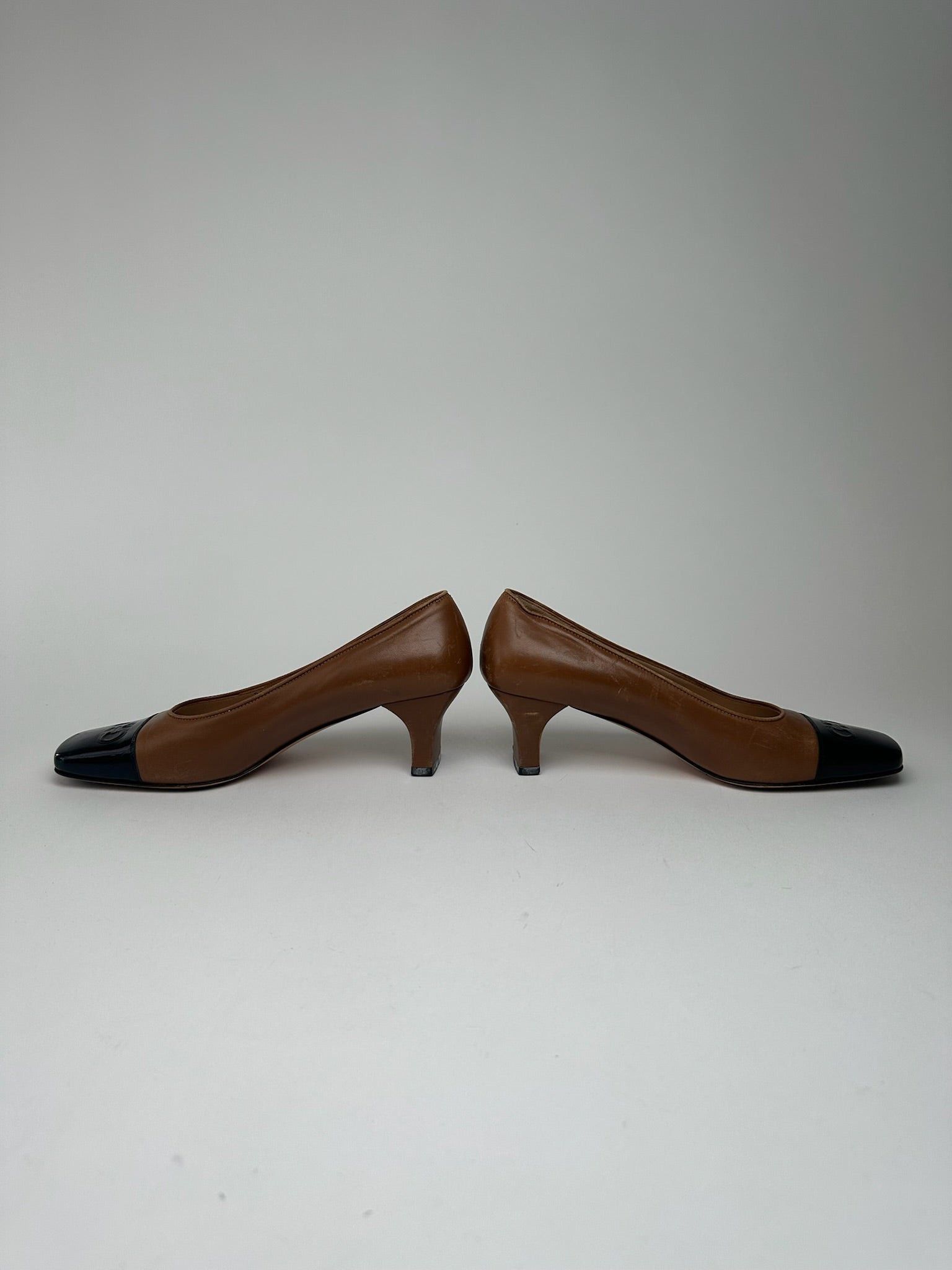 Salvatore Ferragamo Vintage Leather pumps brown black Size US 6 / IT 36 - 10 Thumbnail