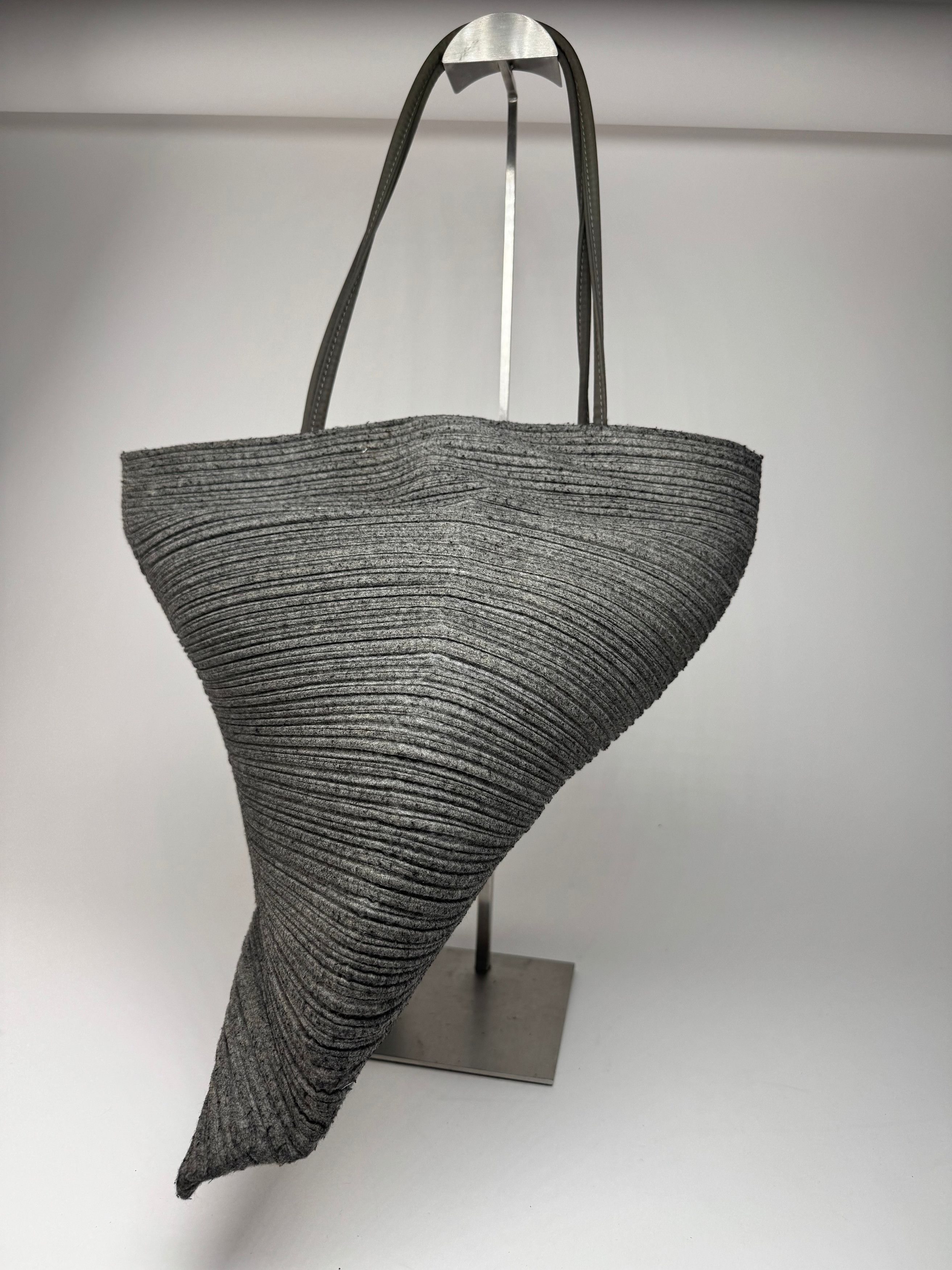 Issey Miyake Vintage please please Bag Grey Size ONE SIZE - 11 Thumbnail