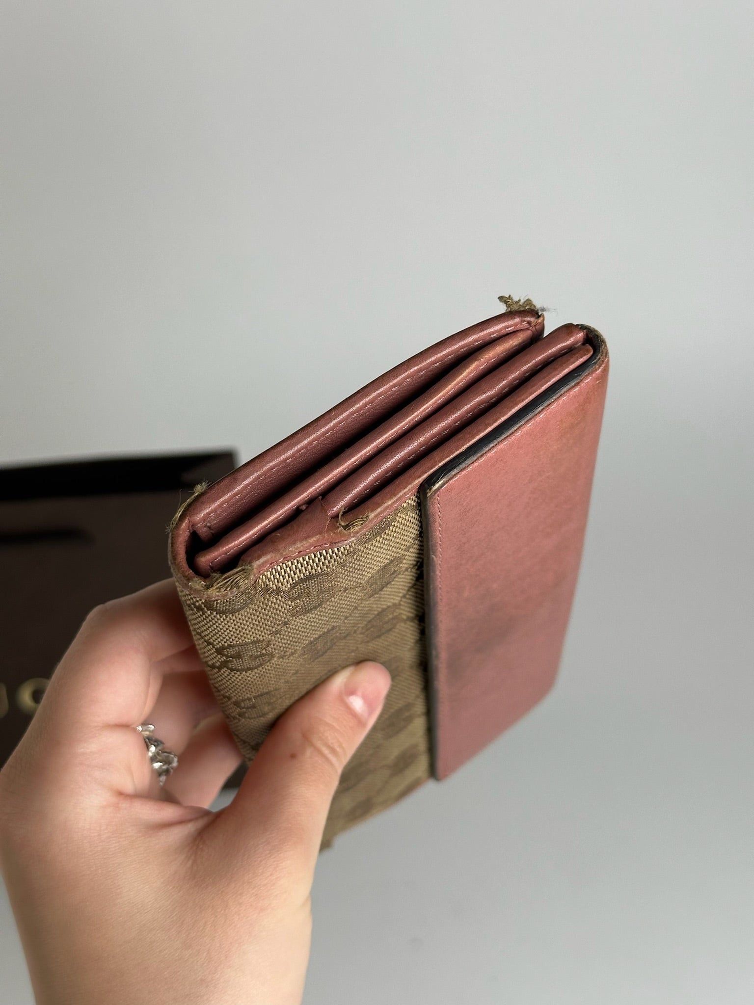 Gucci Vintage Monogram Lether wallet beige pink Size ONE SIZE - 7 Thumbnail