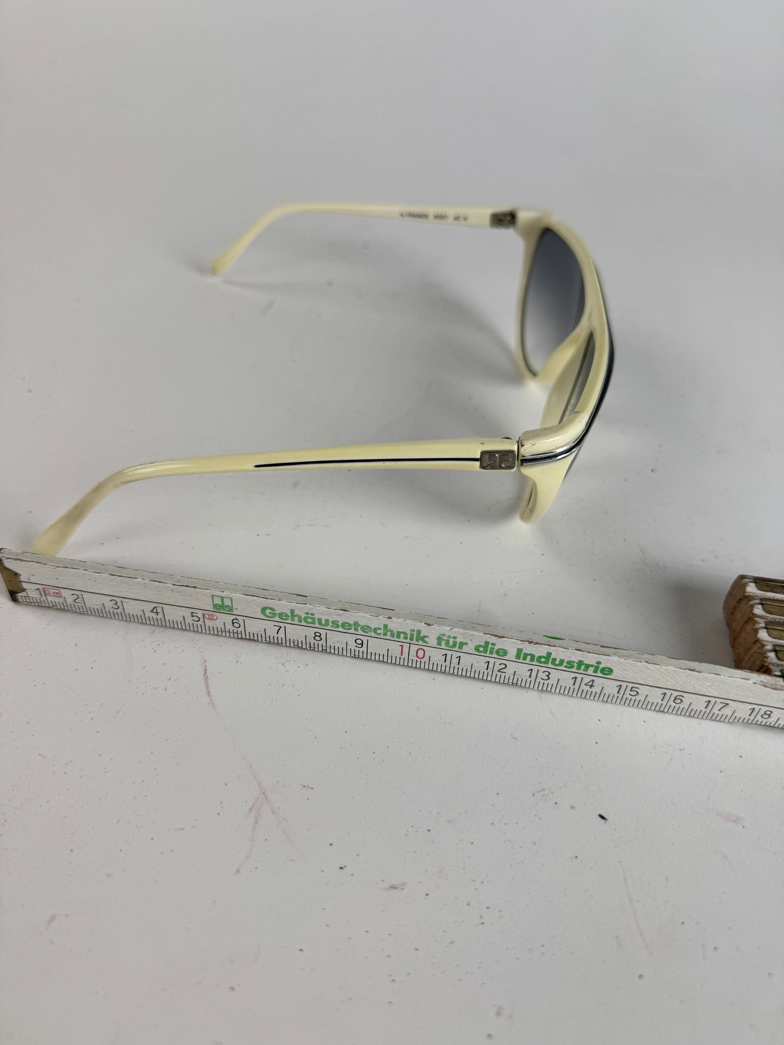 Courreges Vintage Sunglasses White silver Size ONE SIZE - 13 Thumbnail