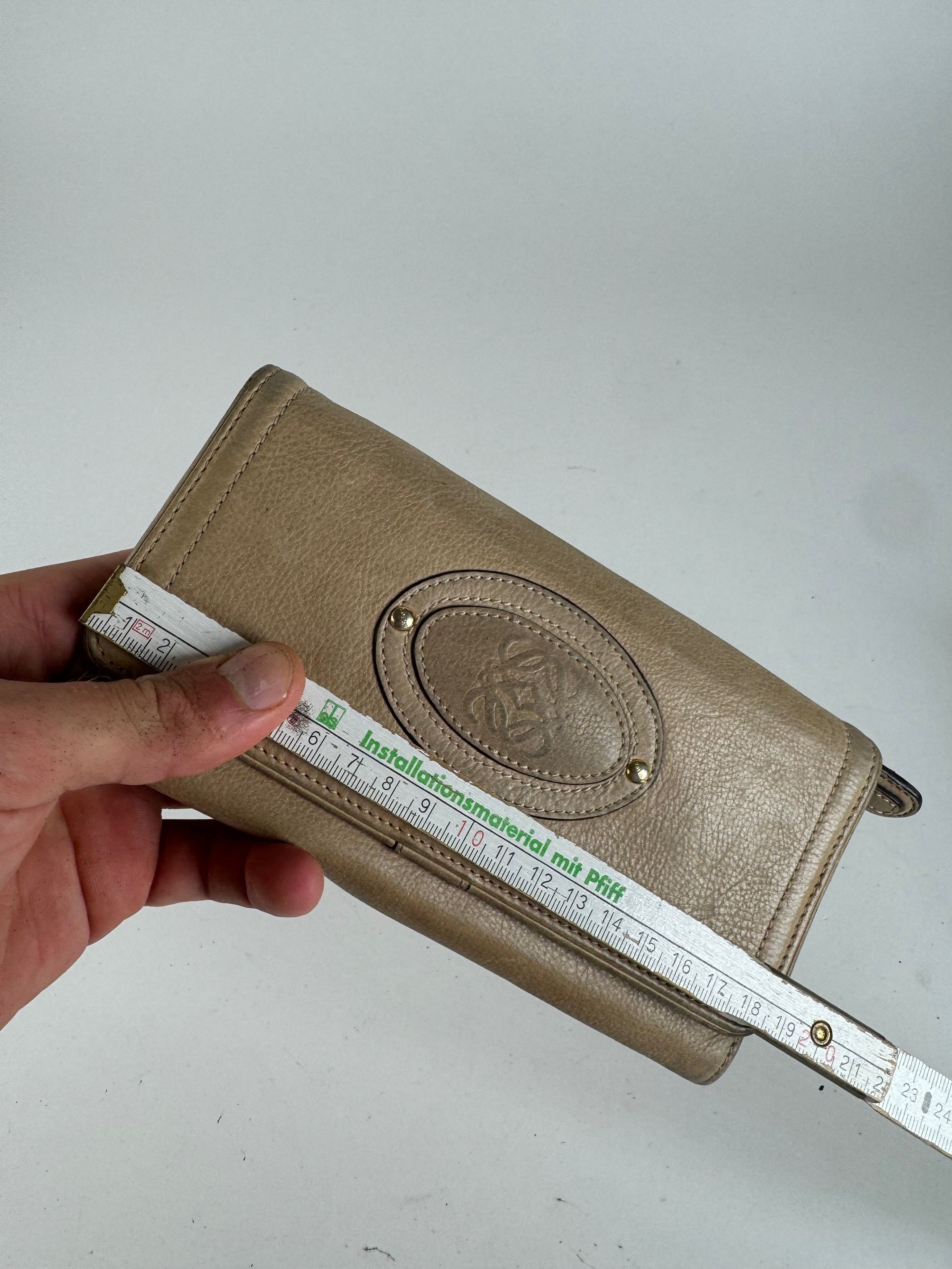 Loewe Vintage Madrid Anagram Leather wallet beige Size ONE SIZE - 9 Thumbnail