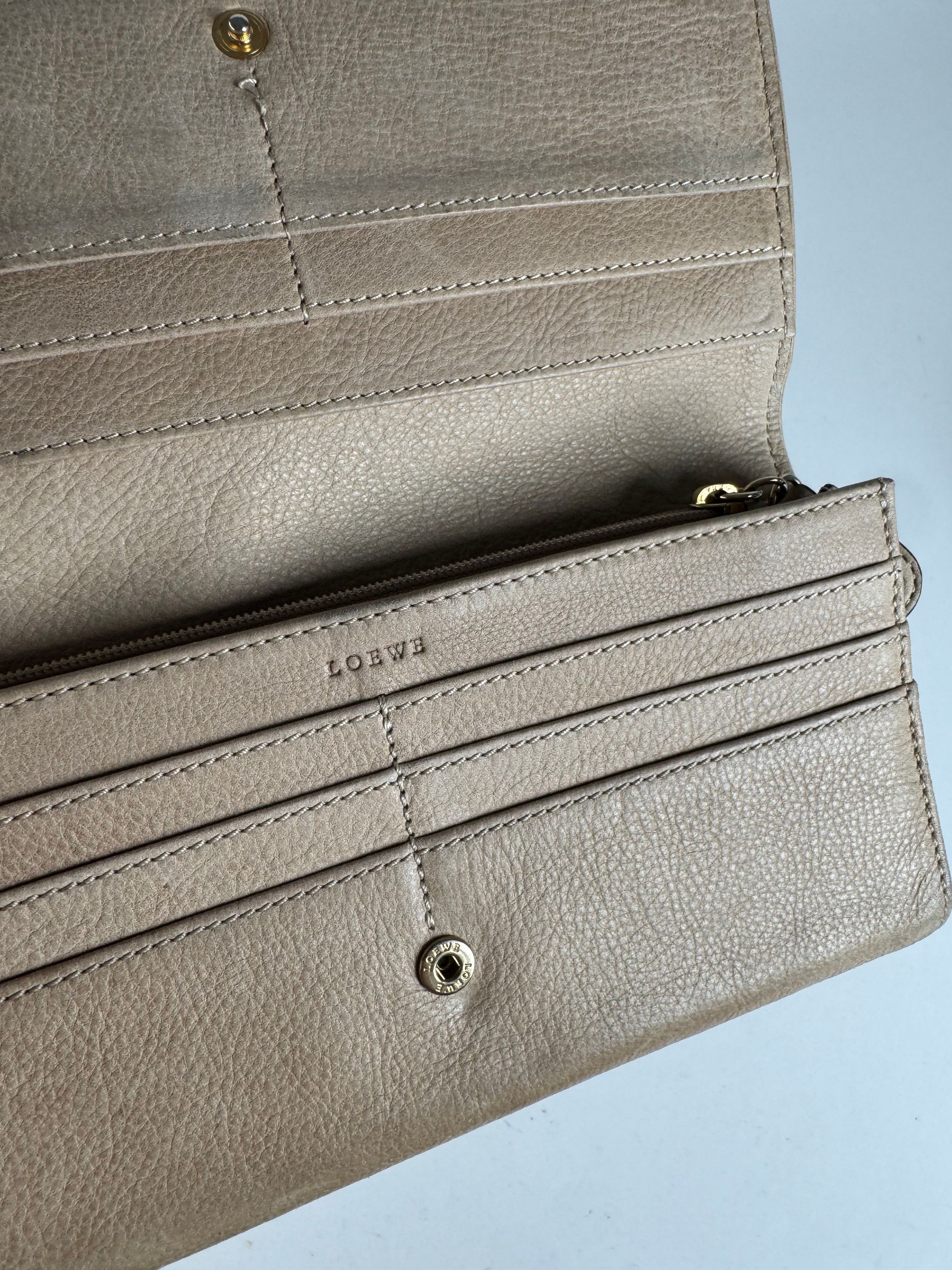 Loewe Vintage Madrid Anagram Leather wallet beige Size ONE SIZE - 7 Thumbnail