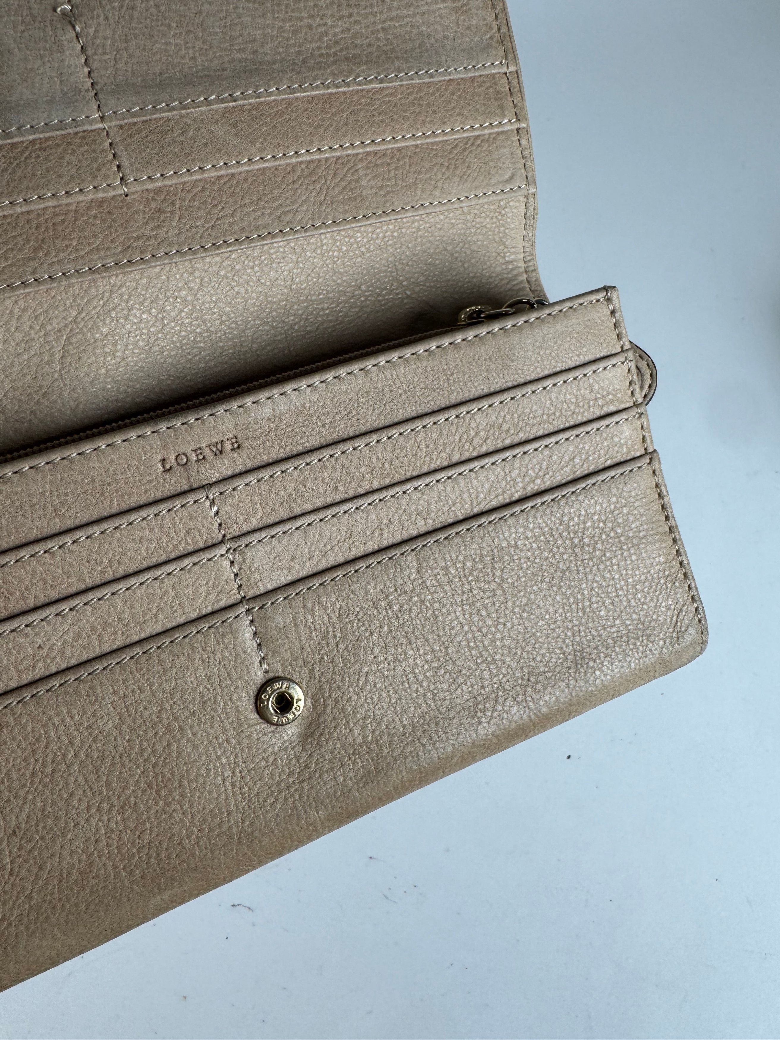 Loewe Vintage Madrid Anagram Leather wallet beige Size ONE SIZE - 5 Thumbnail
