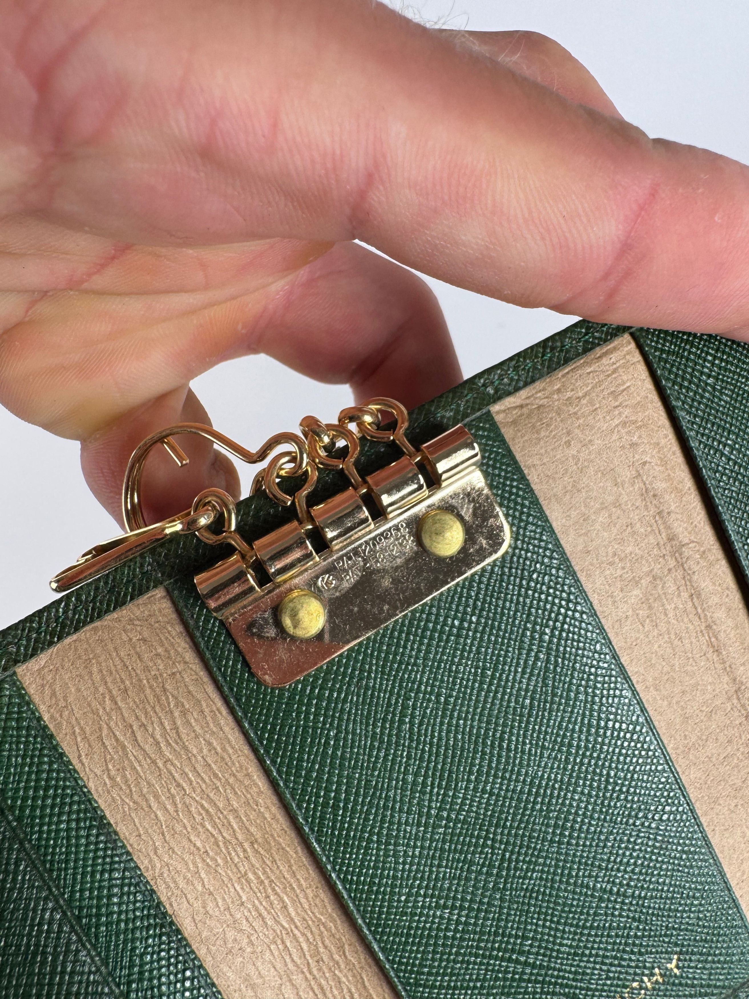 Givenchy Vintage Leather key holder green Size ONE SIZE - 9 Thumbnail