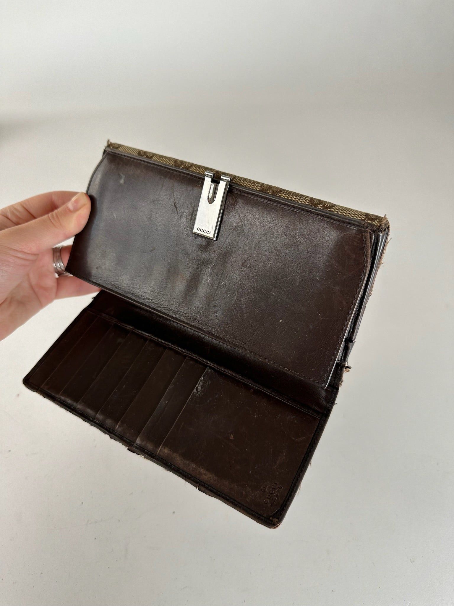 Gucci Vintage Monogramm Leather Wallet Beige Size ONE SIZE - 4 Thumbnail