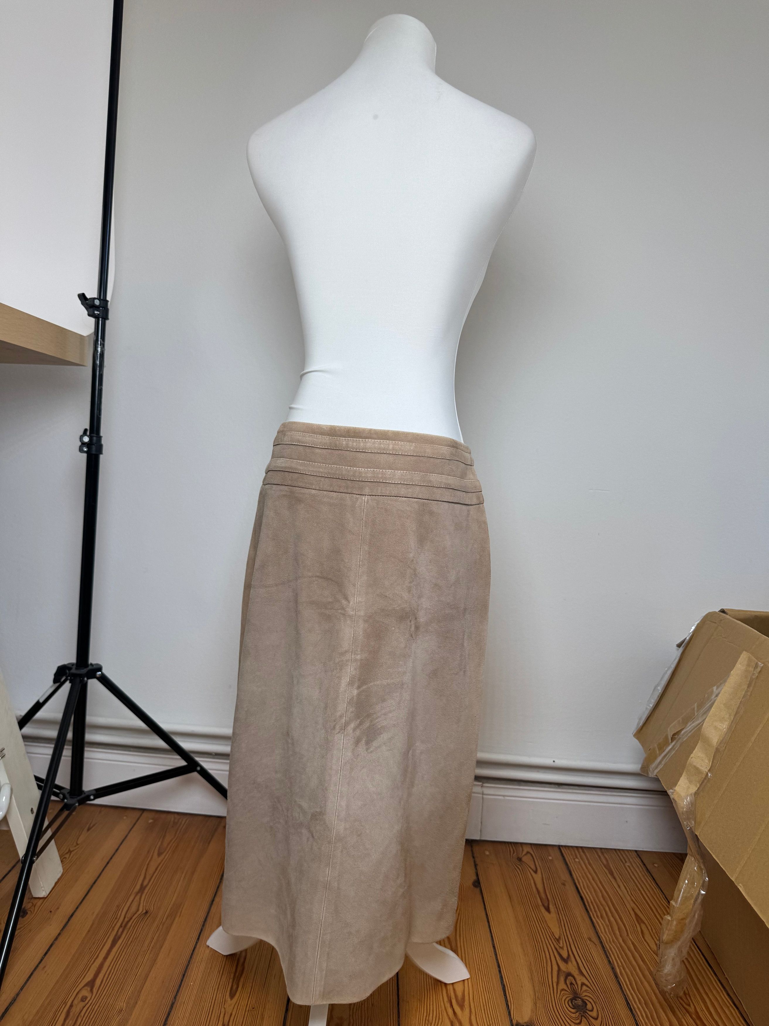 Celine Vintage Paris Suede Skirt 40 brown Size 28" / US 6 / IT 42 - 3 Thumbnail