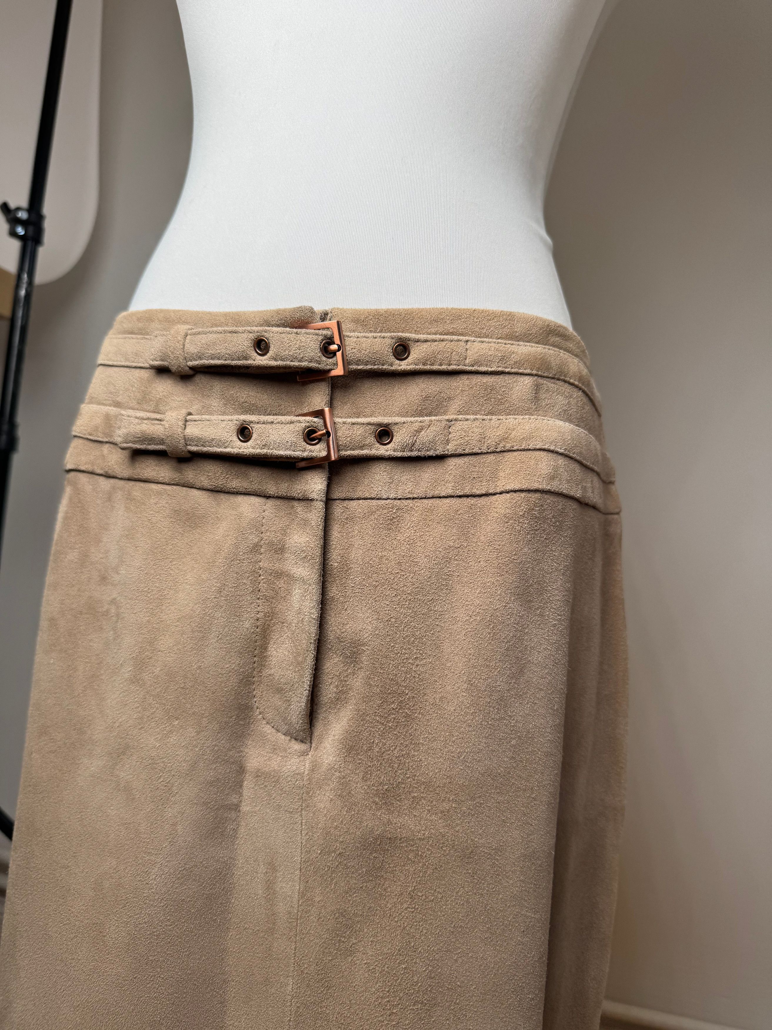 Celine Vintage Paris Suede Skirt 40 brown Size 28" / US 6 / IT 42 - 2 Thumbnail