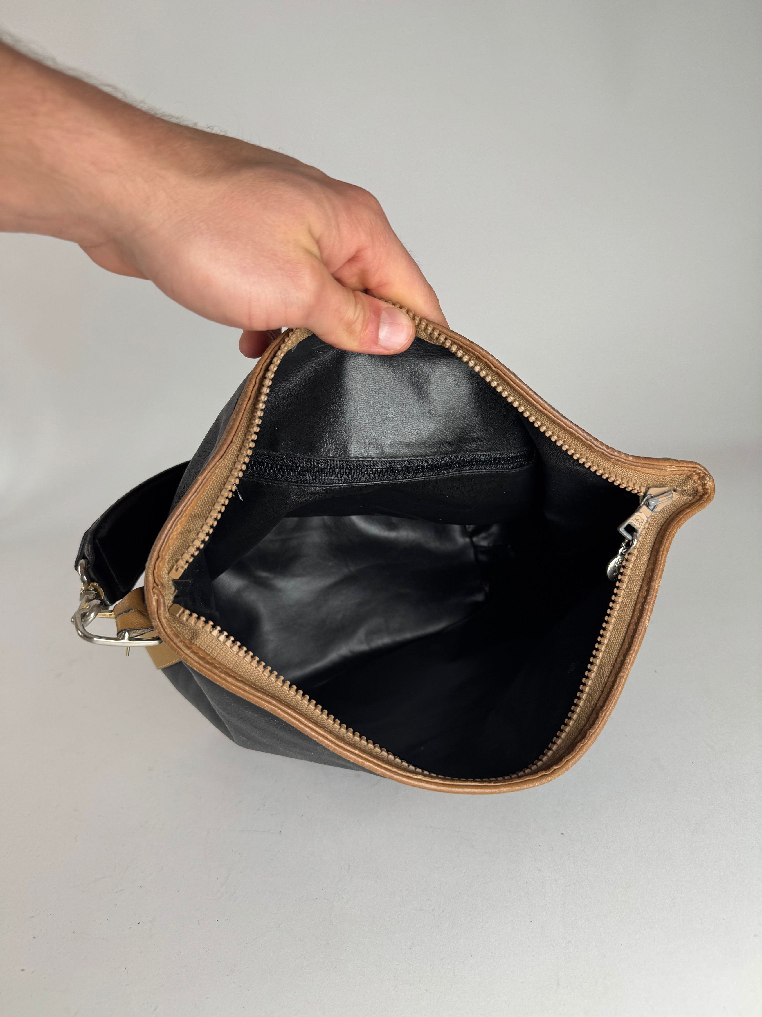 Celine Vintage Paris Sac Seau Leather Bag Black Size ONE SIZE - 14 Thumbnail
