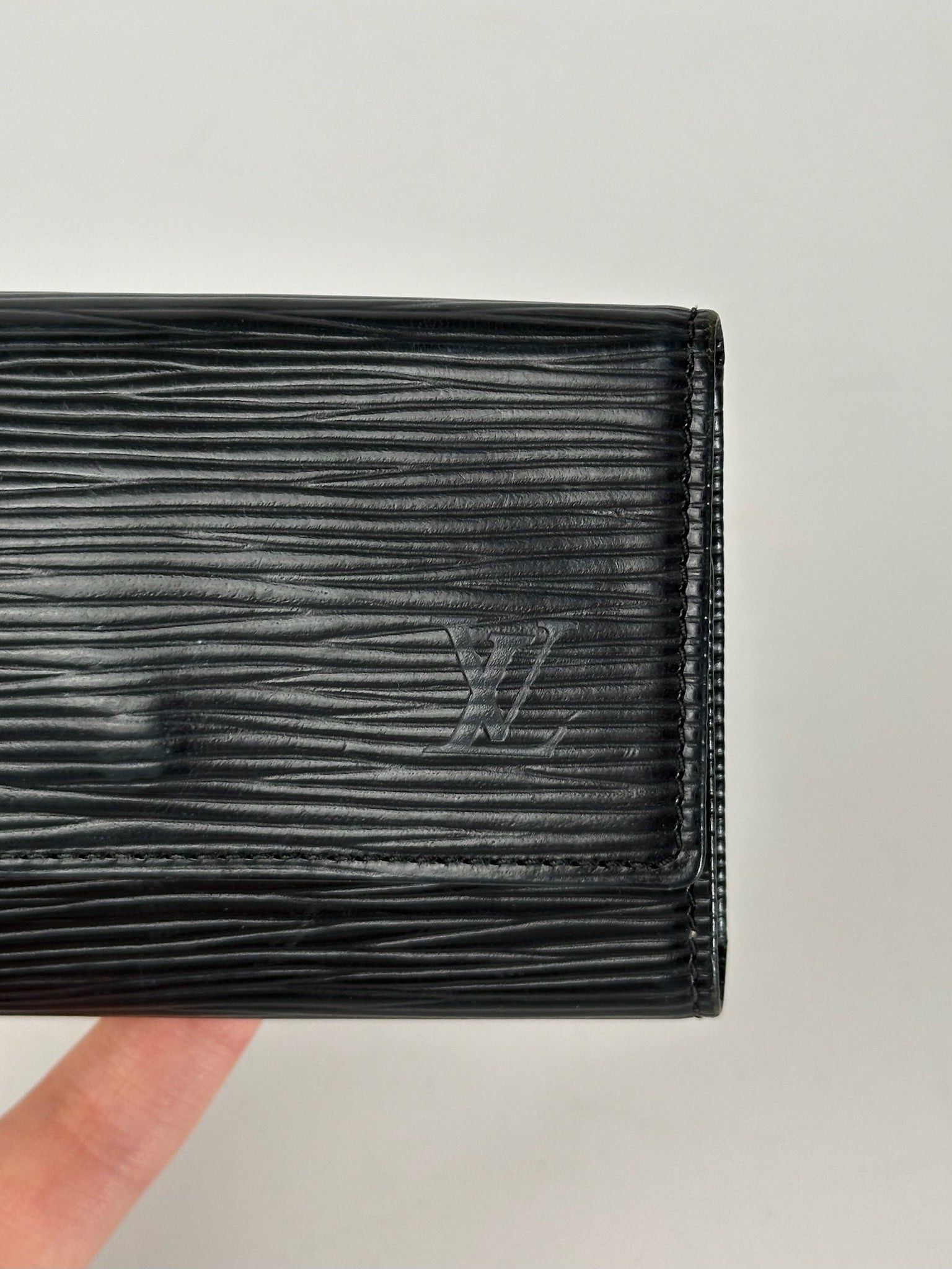 Louis Vuitton Vintage EPI Leather Key Holder Black Size ONE SIZE - 9 Thumbnail