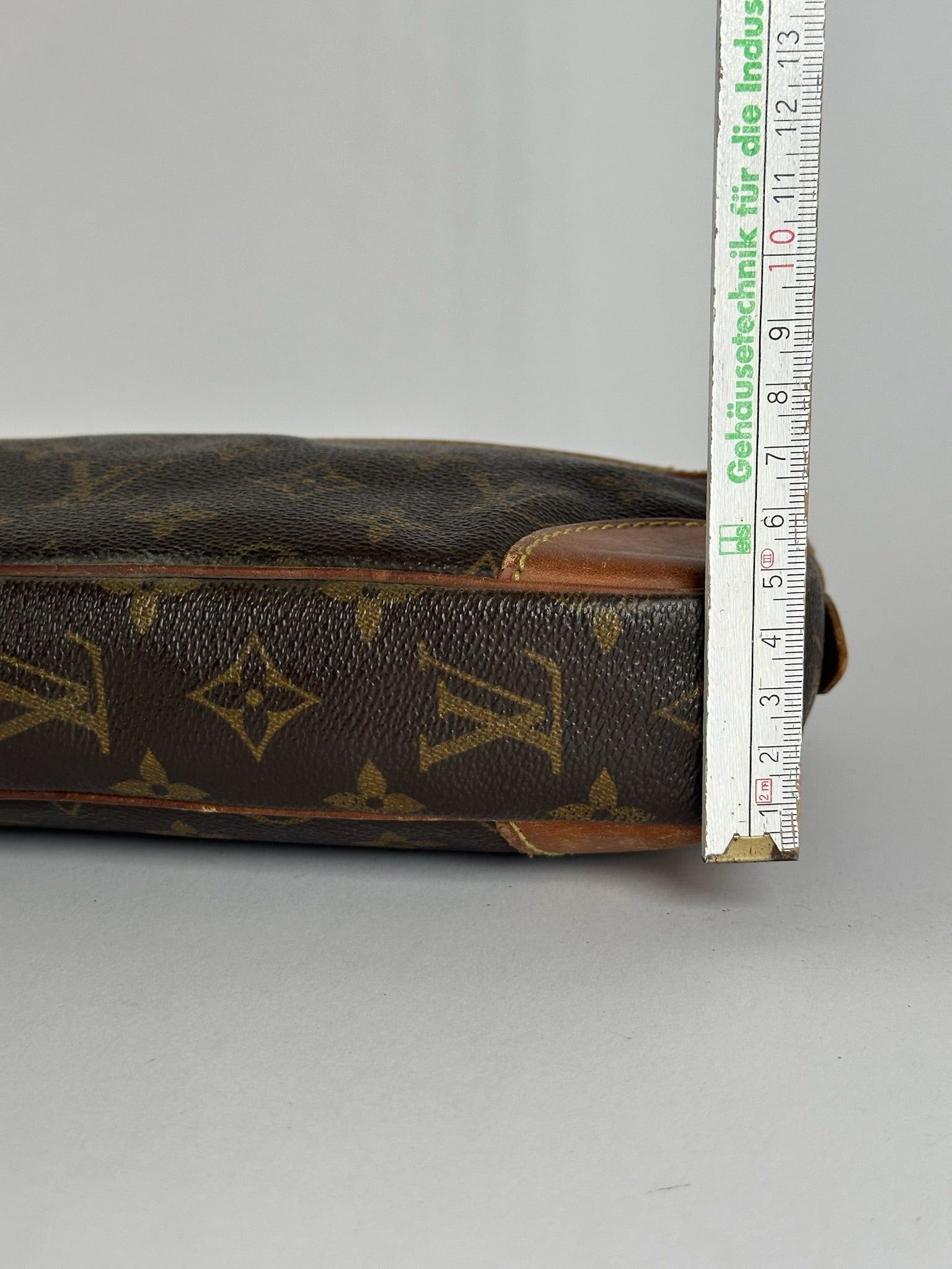 Louis Vuitton Vintage Leather Monogram Clutch Brown Size ONE SIZE - 9 Thumbnail