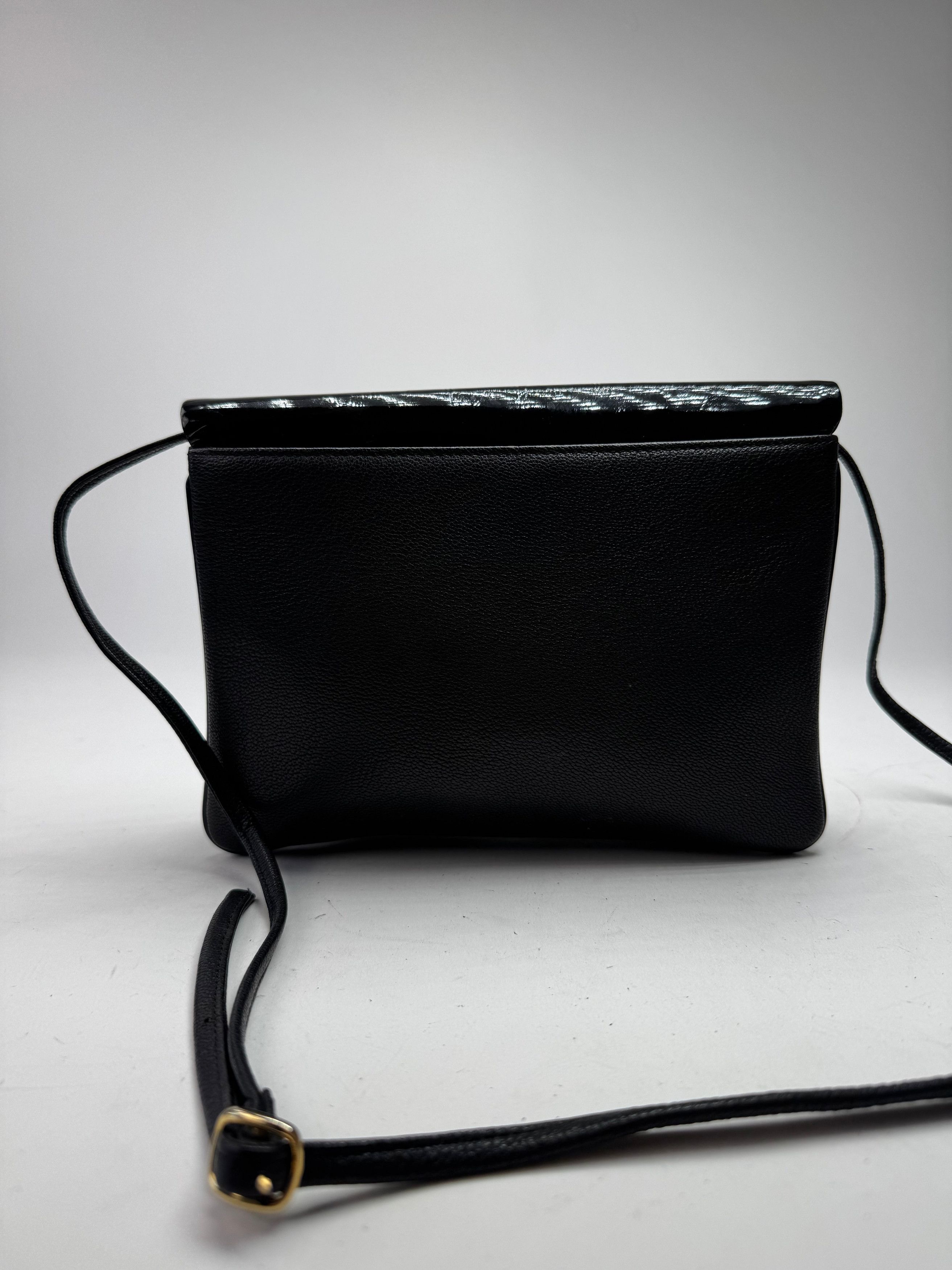 Givenchy Vintage 4G Patent Leather Bag Black Size ONE SIZE - 15 Thumbnail