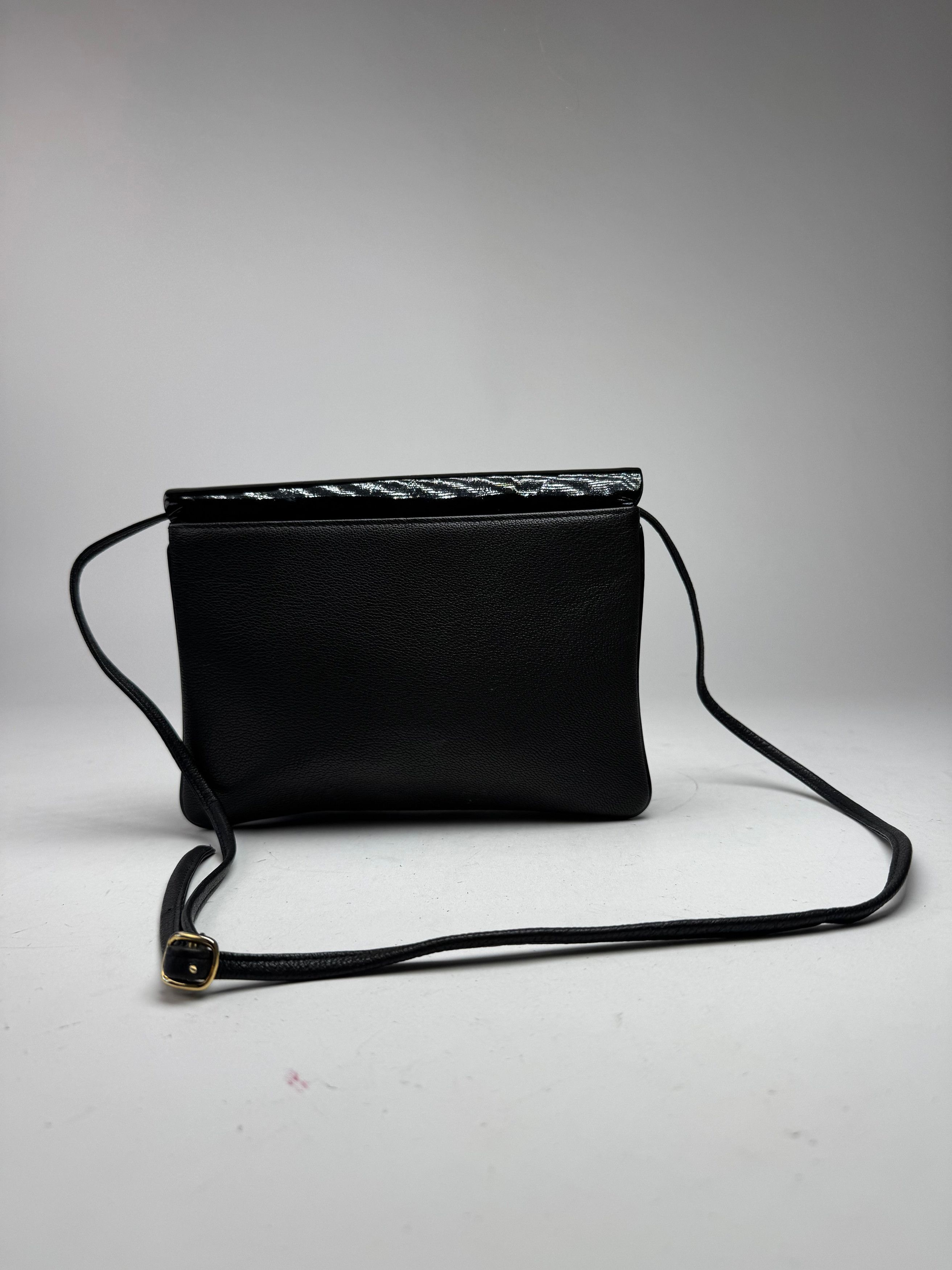 Givenchy Vintage 4G Patent Leather Bag Black Size ONE SIZE - 4 Thumbnail