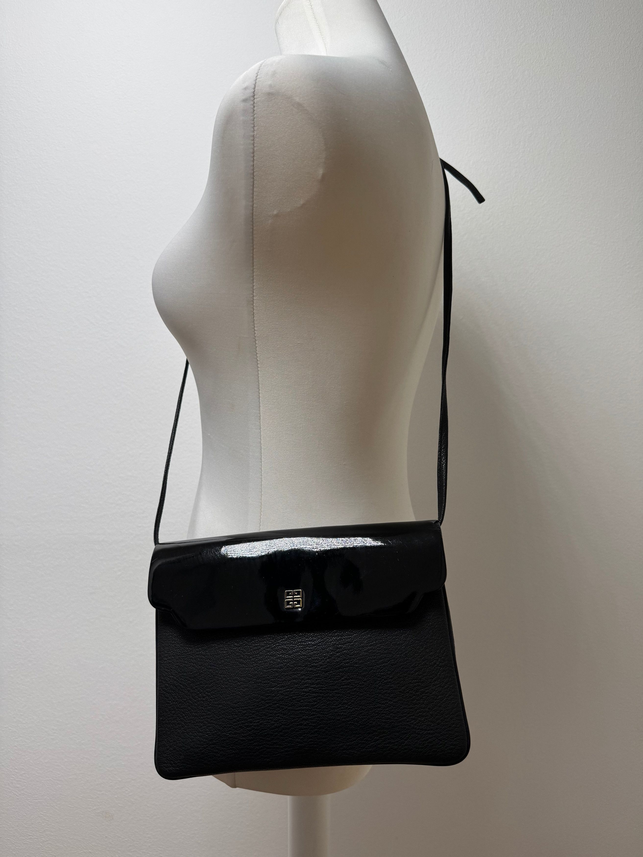 Givenchy Vintage 4G Patent Leather Bag Black Size ONE SIZE - 3 Thumbnail