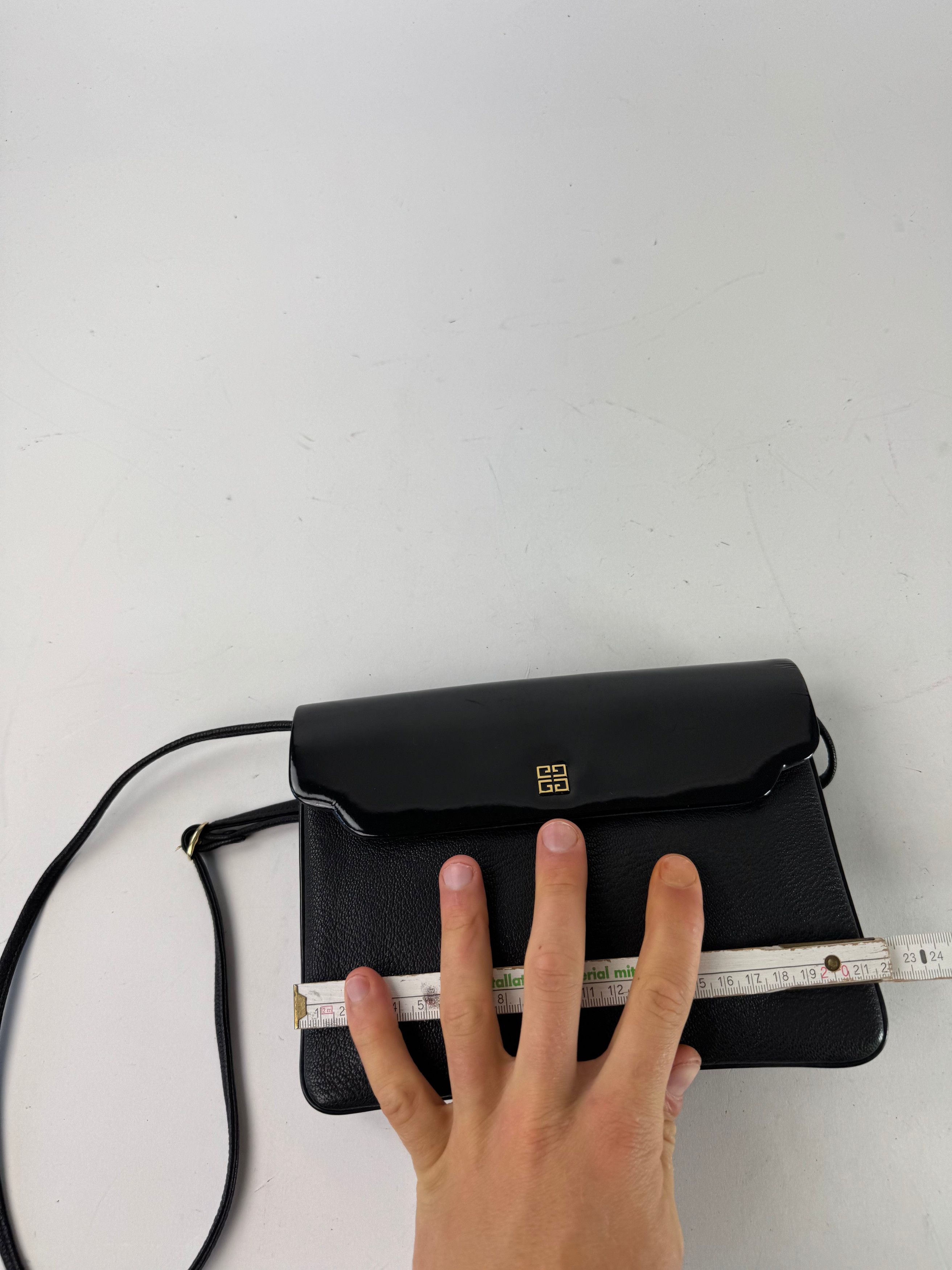 Givenchy Vintage 4G Patent Leather Bag Black Size ONE SIZE - 9 Thumbnail
