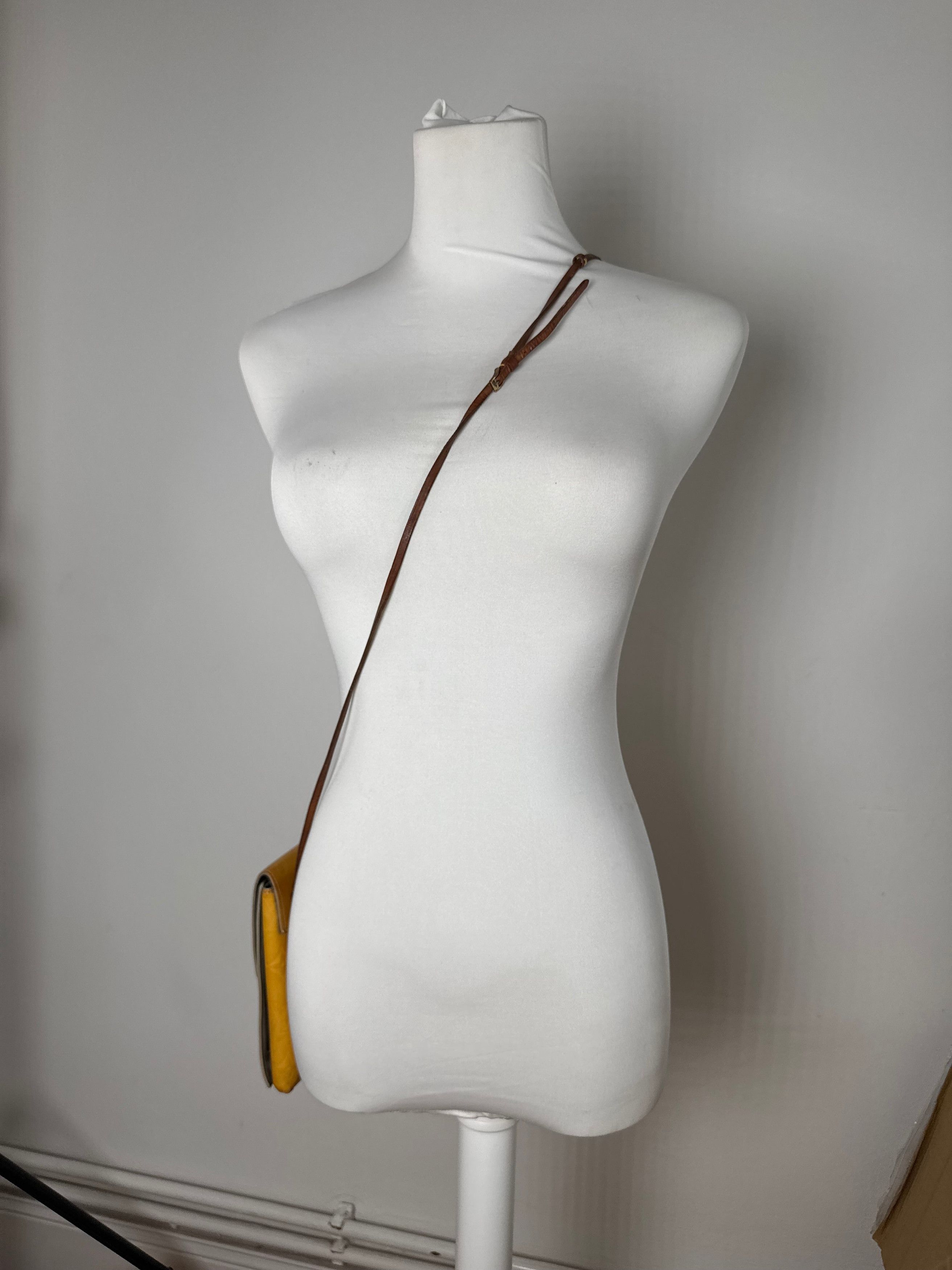 Louis Vuitton Vintage Vernis Leather bag yellow Size ONE SIZE - 14 Thumbnail