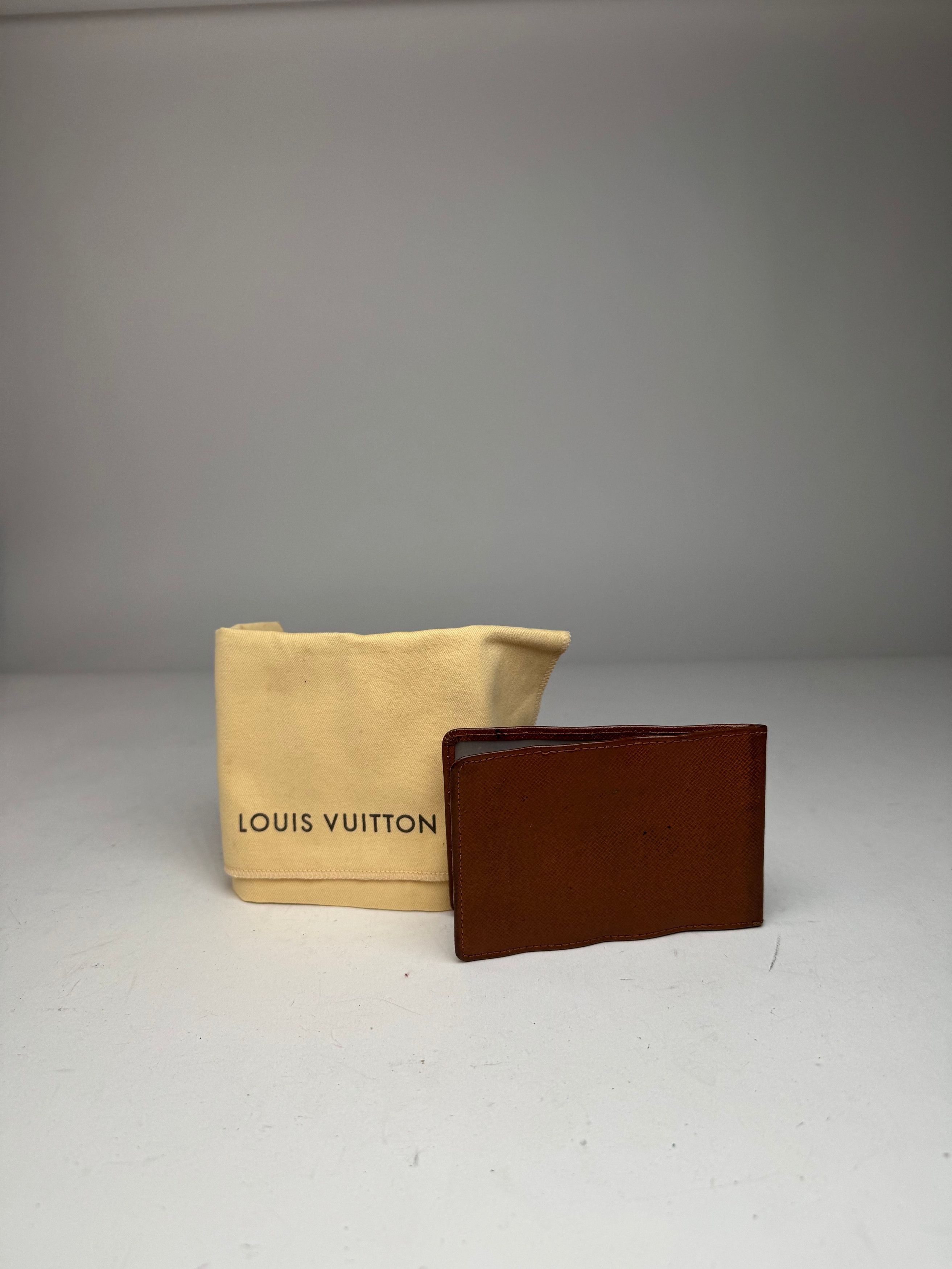 Louis Vuitton Vintage Taiga Leather Card Holder Brown Size ONE SIZE - 2 Thumbnail