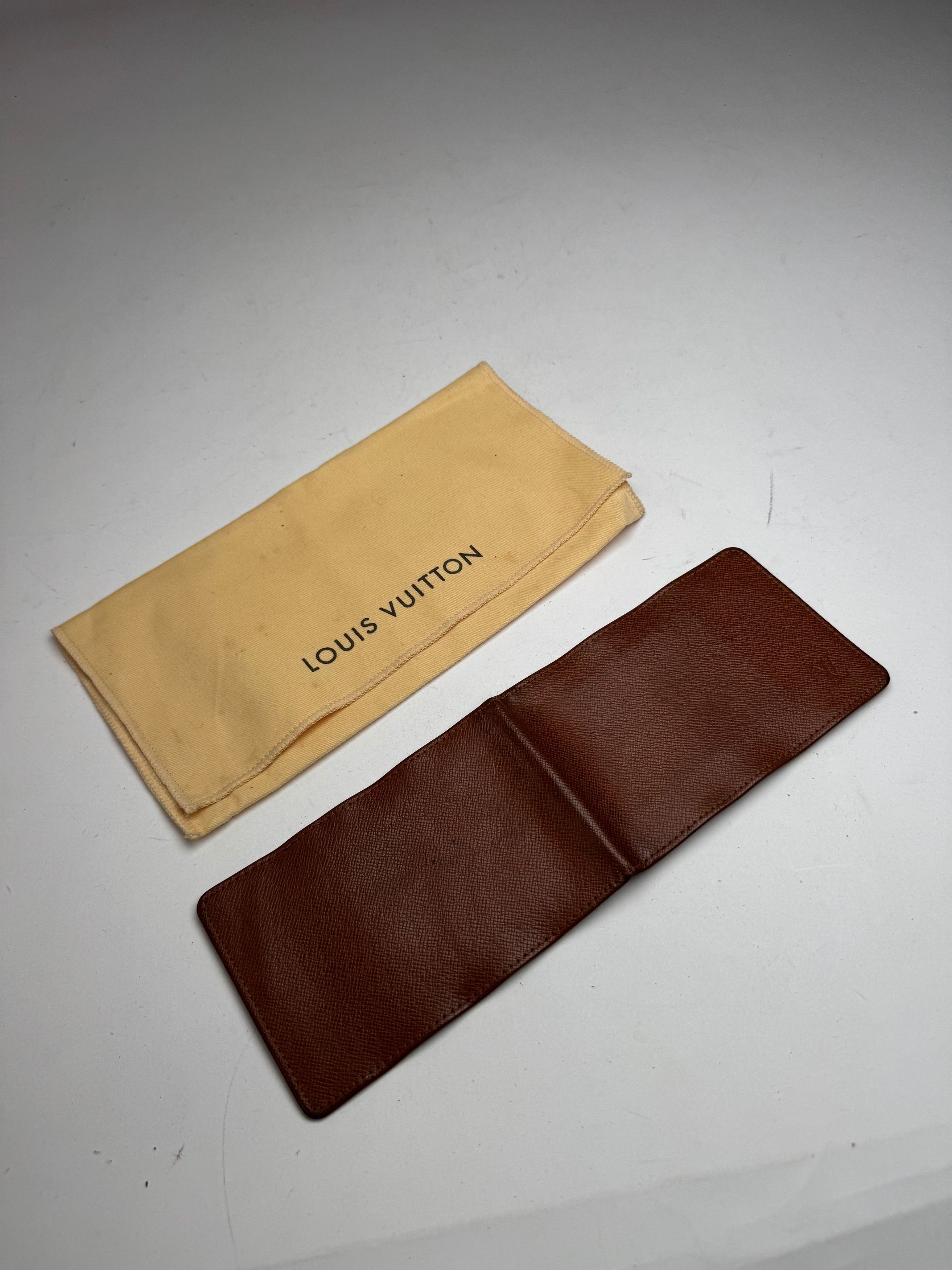 Louis Vuitton Vintage Taiga Leather Card Holder Brown Size ONE SIZE - 6 Thumbnail