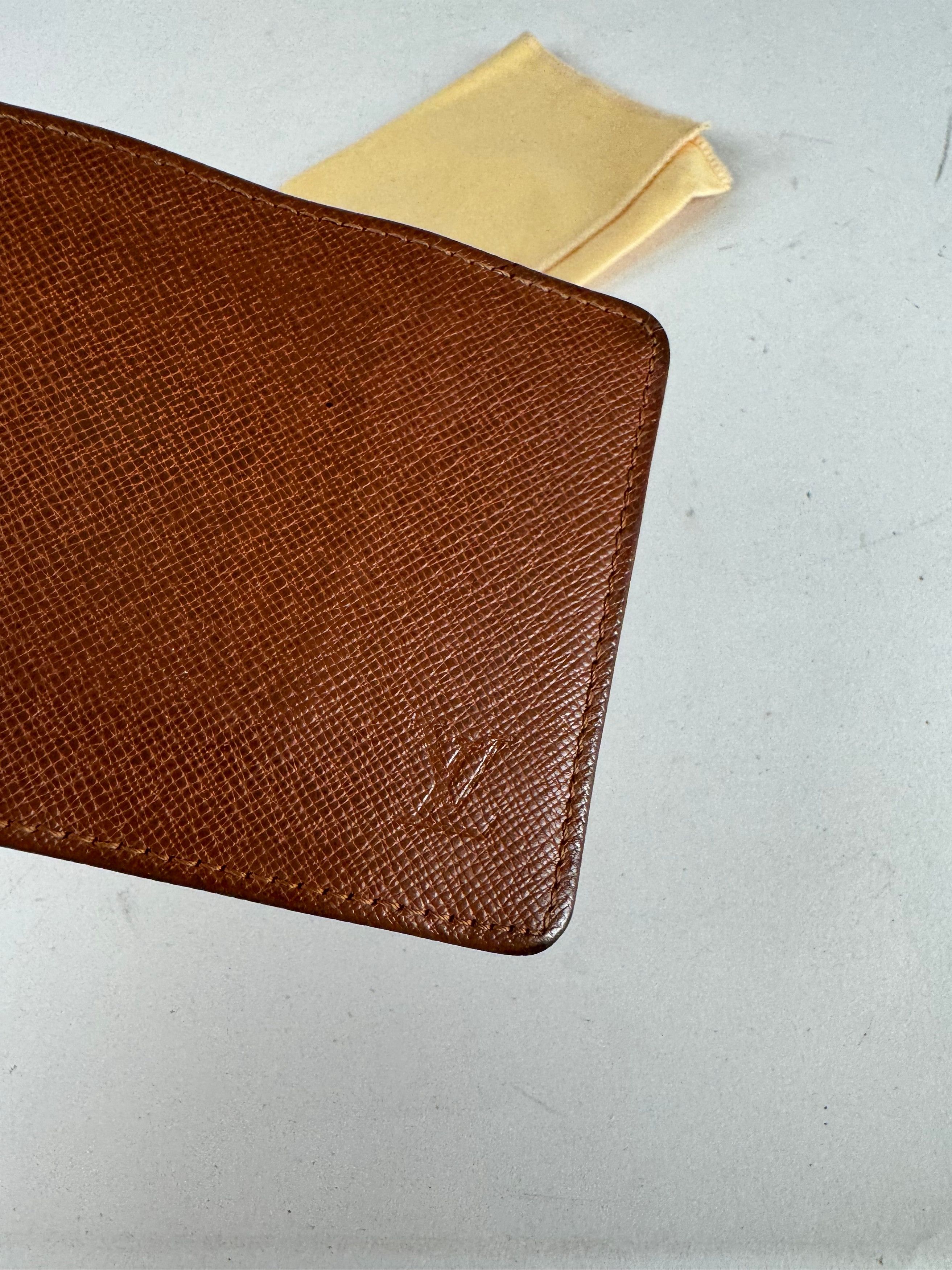 Louis Vuitton Vintage Taiga Leather Card Holder Brown Size ONE SIZE - 8 Thumbnail