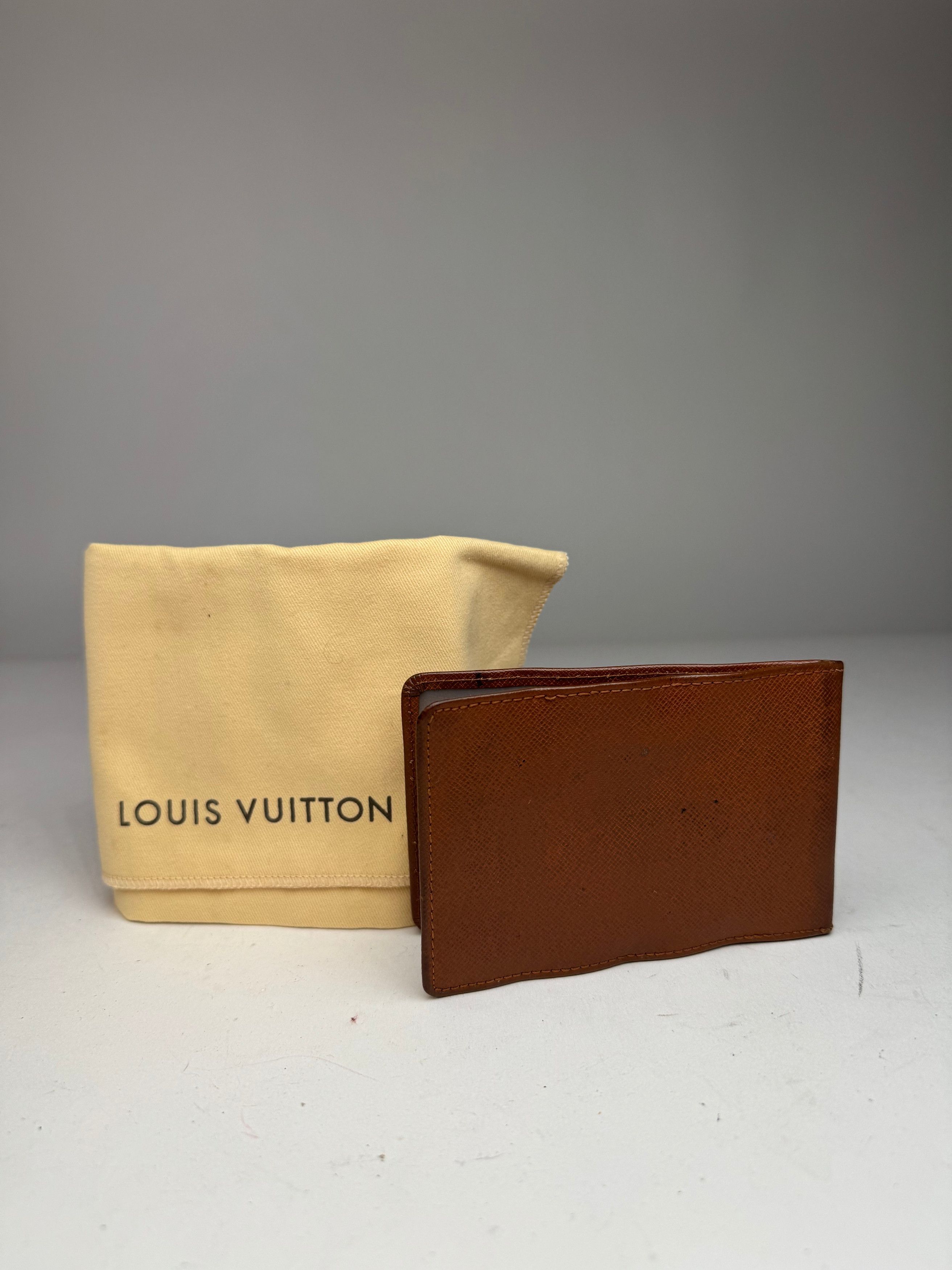 Louis Vuitton Vintage Taiga Leather Card Holder Brown Size ONE SIZE - 4 Thumbnail