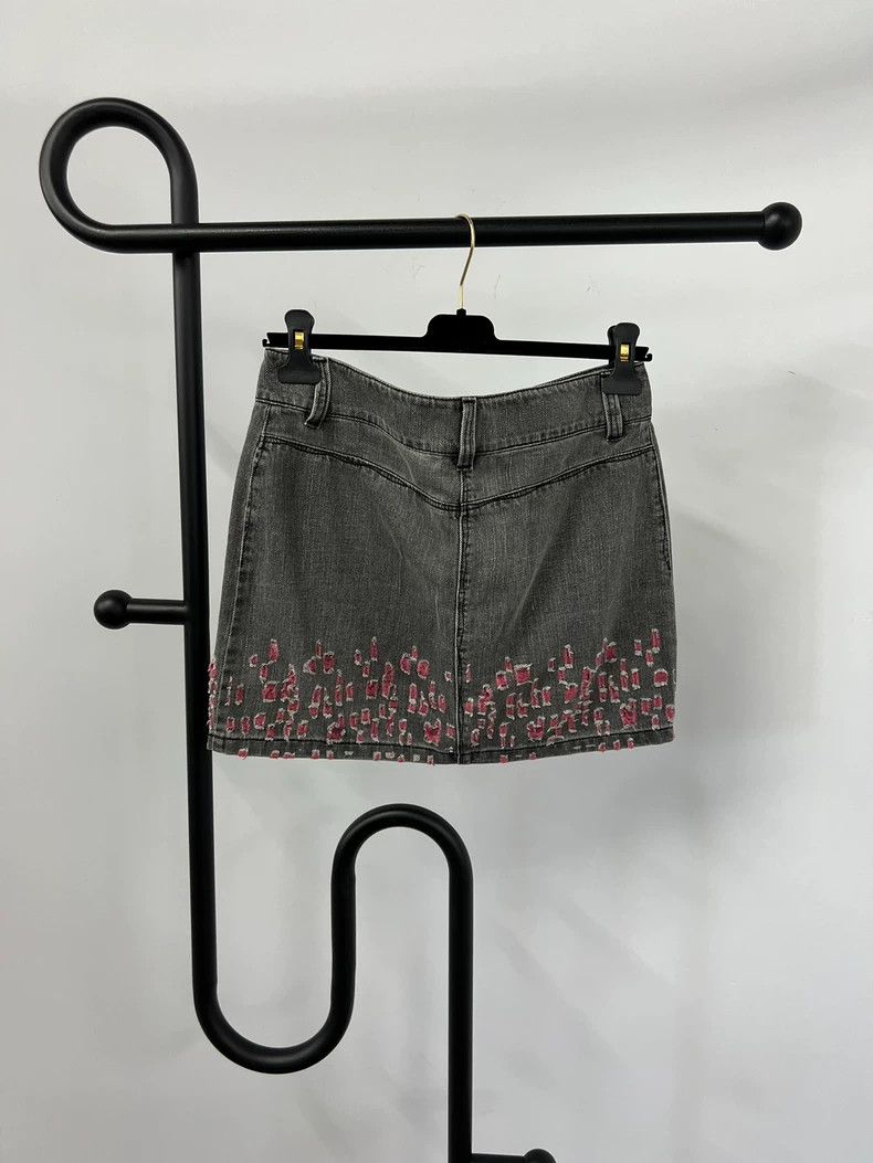 Chanel Chanel Gray Embroidered Denim Skirt - dmc Size US 32 / EU 48 - 2 Thumbnail