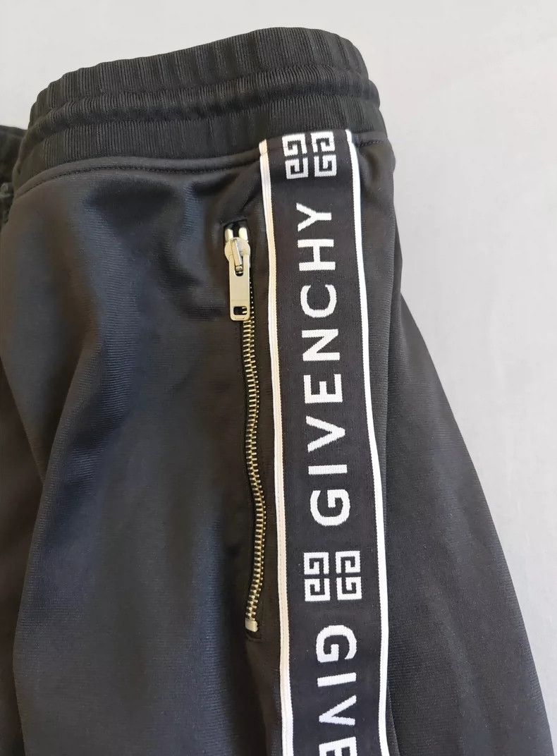 Givenchy Givenchy Men's Side Logo Casual Shorts - dmc Size US 30 / EU 46 - 5 Thumbnail