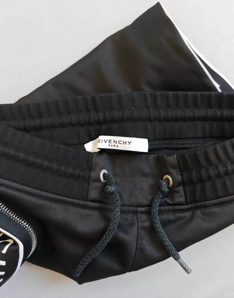 Givenchy Givenchy Men's Side Logo Casual Shorts - dmc Size US 30 / EU 46 - 3 Thumbnail