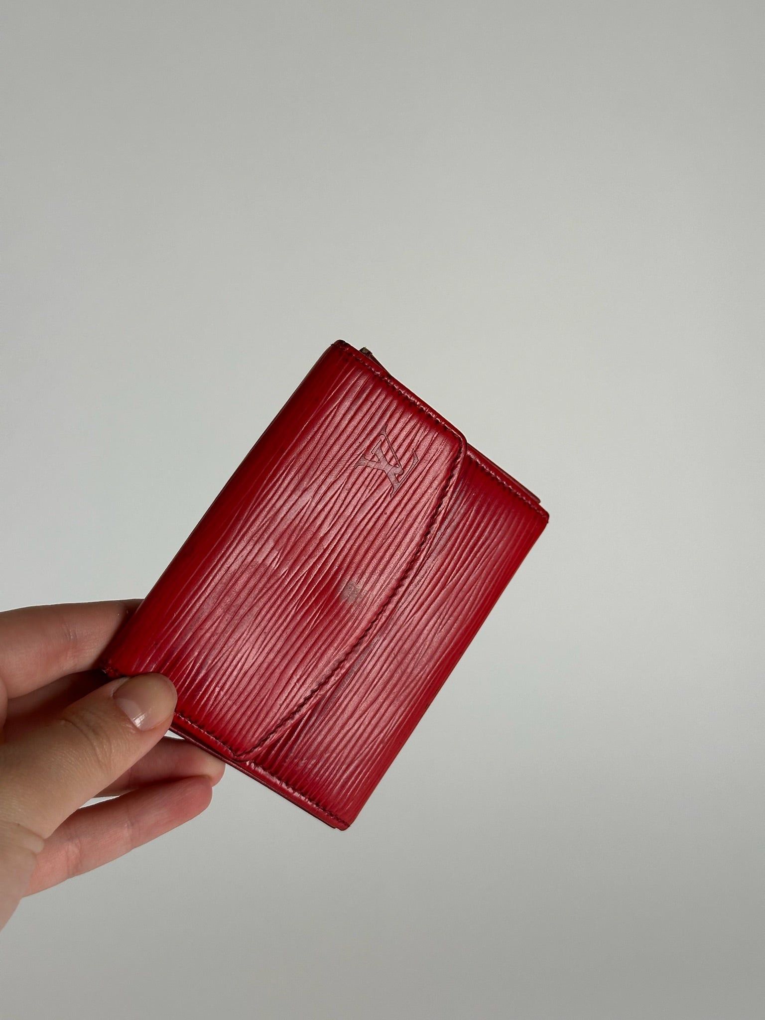 Louis Vuitton Vintage EPI Leather Card Holder red Size ONE SIZE - 8 Thumbnail