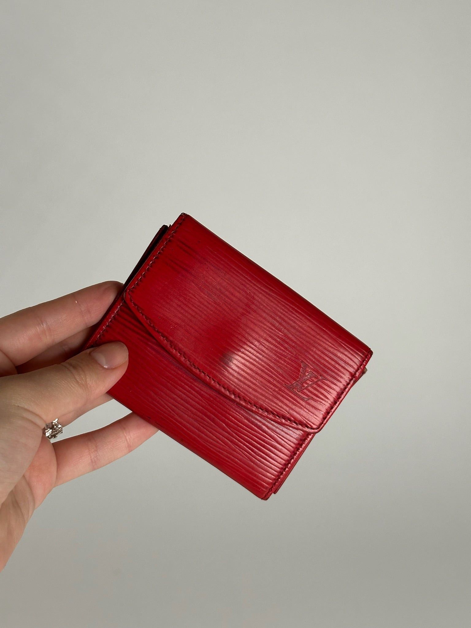 Louis Vuitton Vintage EPI Leather Card Holder red Size ONE SIZE - 6 Thumbnail