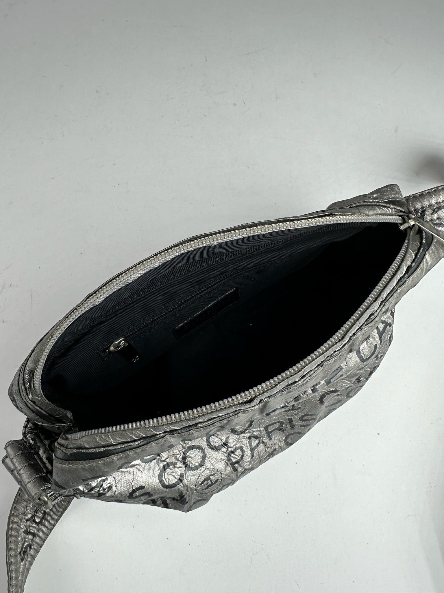 Chanel Vintage Momogram Shoulder Bag Silver Black Size ONE SIZE - 5 Thumbnail