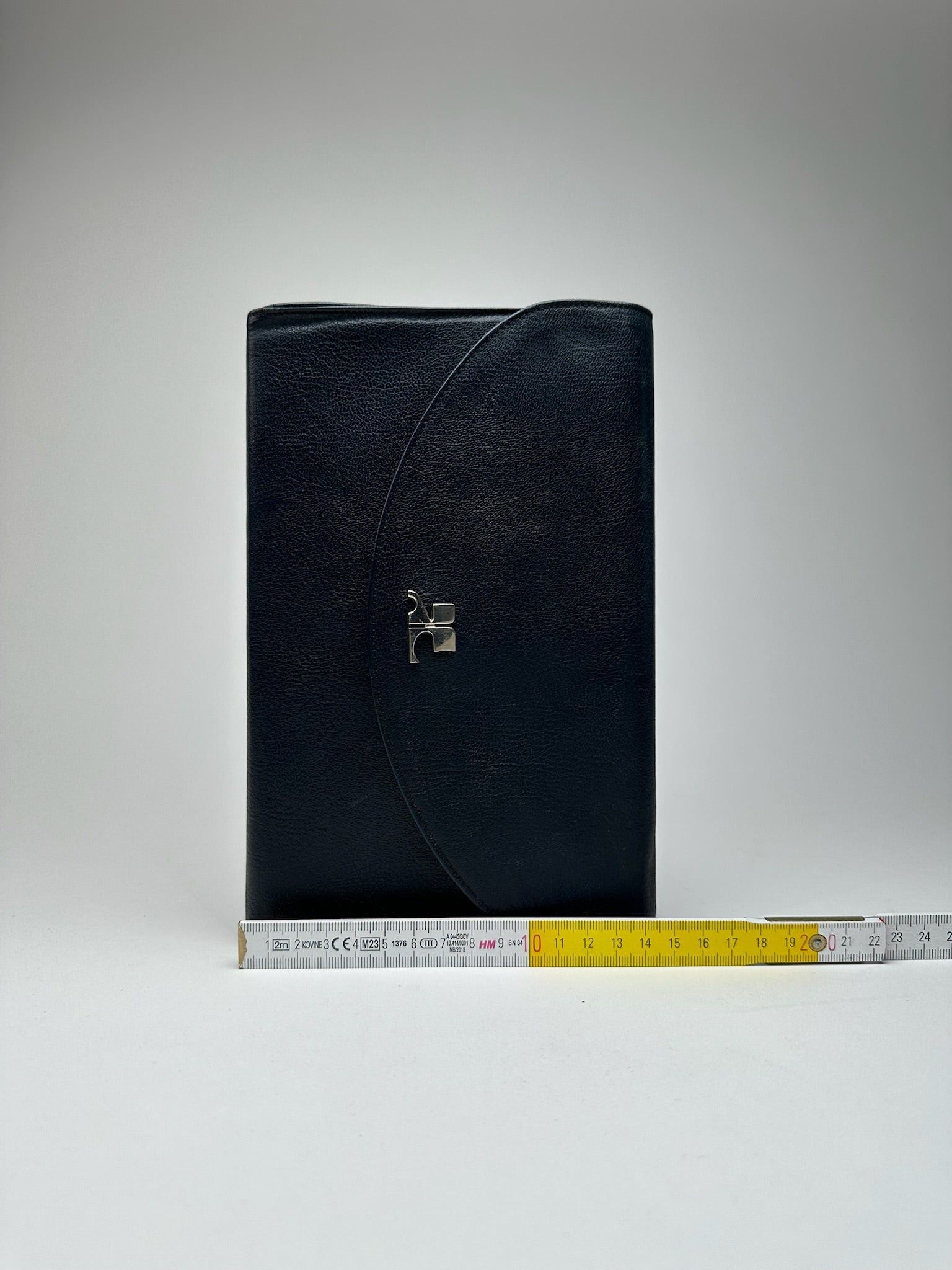 Courreges Vintage Paris leather clutch black Size ONE SIZE - 9 Thumbnail