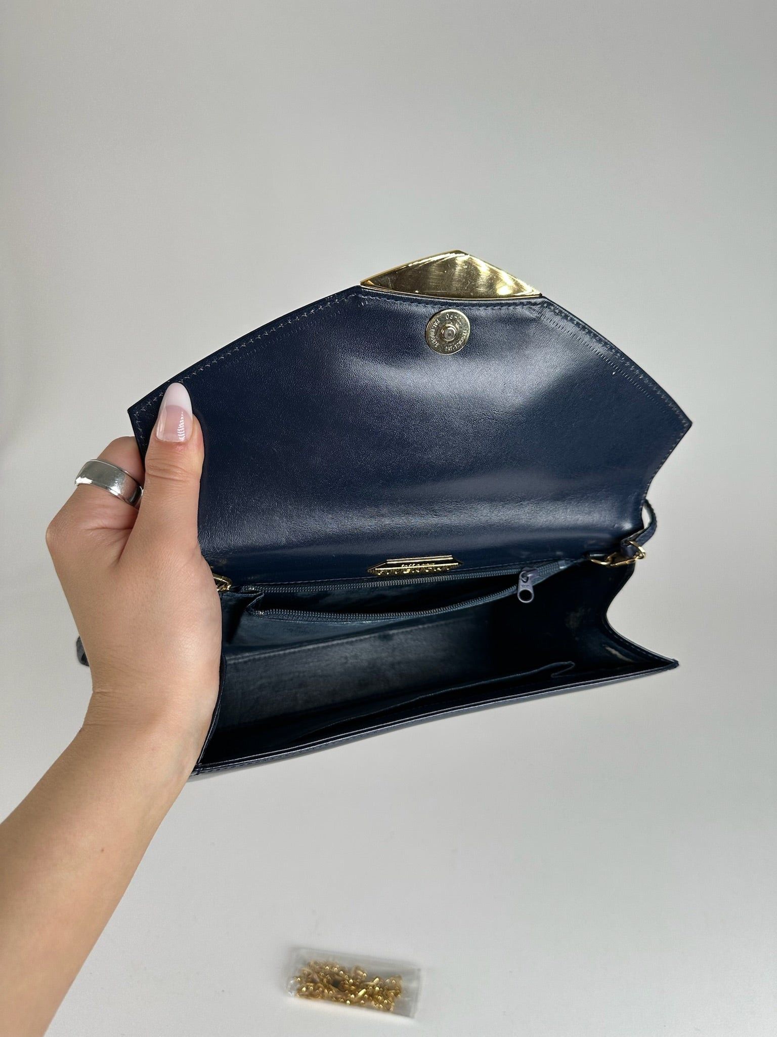 Givenchy Vintage 4G Leather Bag Navy Size ONE SIZE - 7 Thumbnail