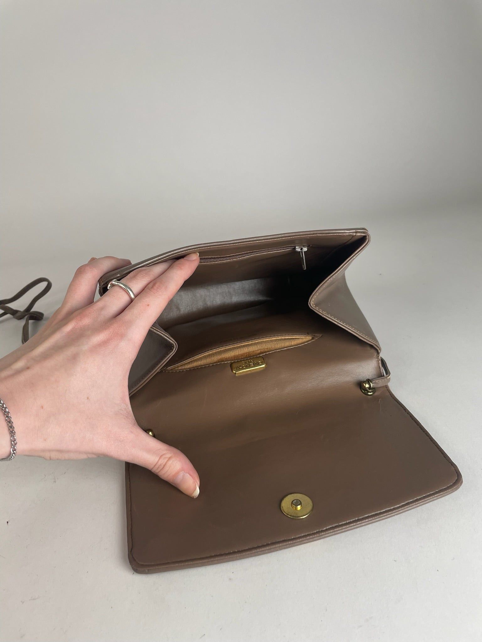 Givenchy Vintage 4G Leather Bag Brown Size ONE SIZE - 4 Thumbnail