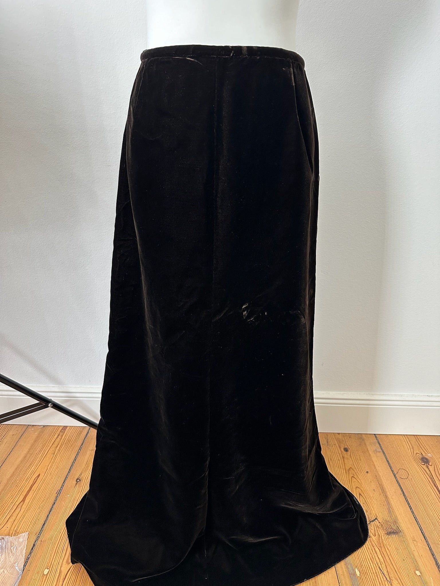 Givenchy Vintage Long Skirt Black Samt Size 27" / US 4 / IT 40 - 2 Thumbnail