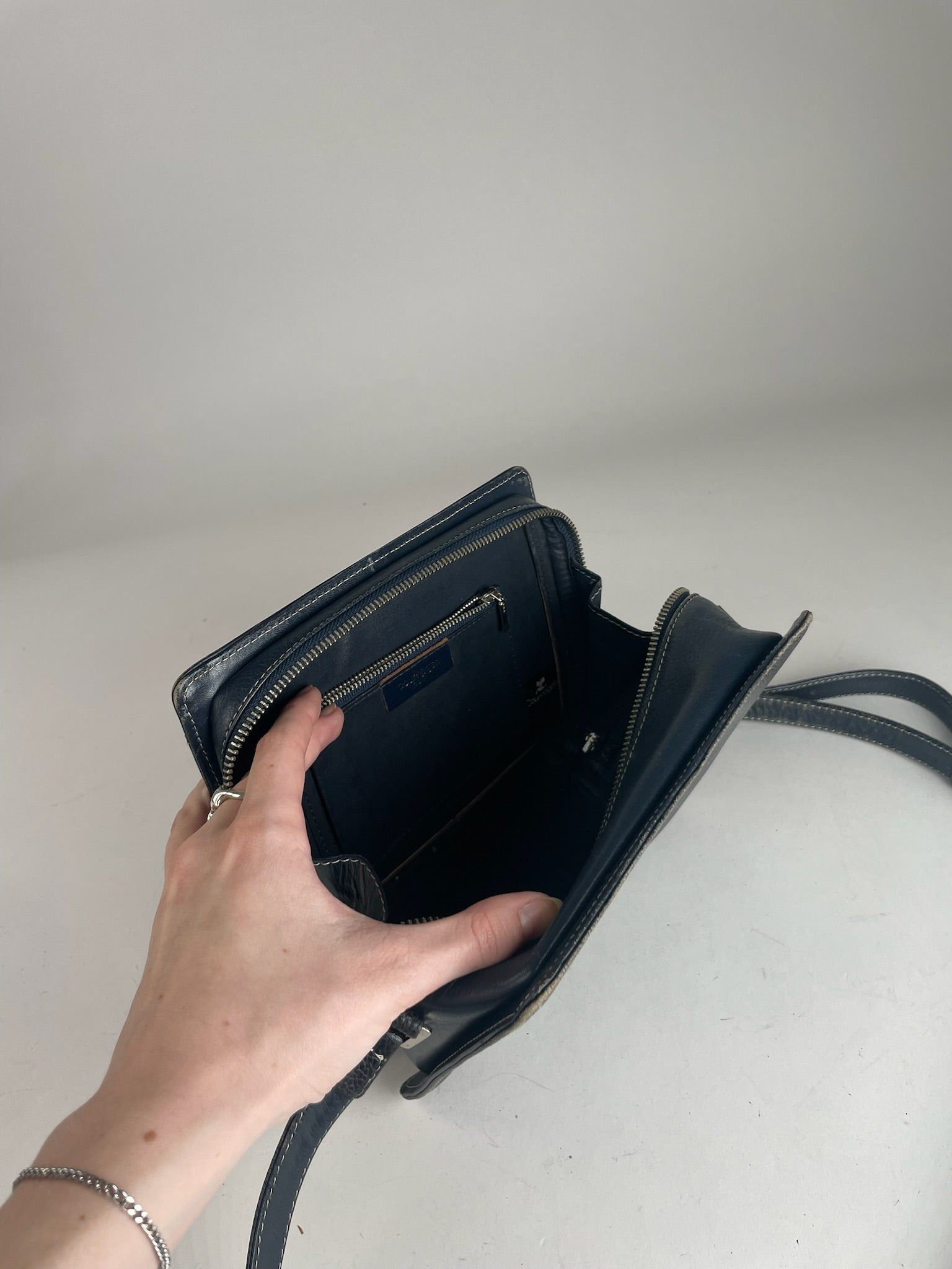 Courreges Vintage Paris Leather Bag Black Size ONE SIZE - 9 Thumbnail