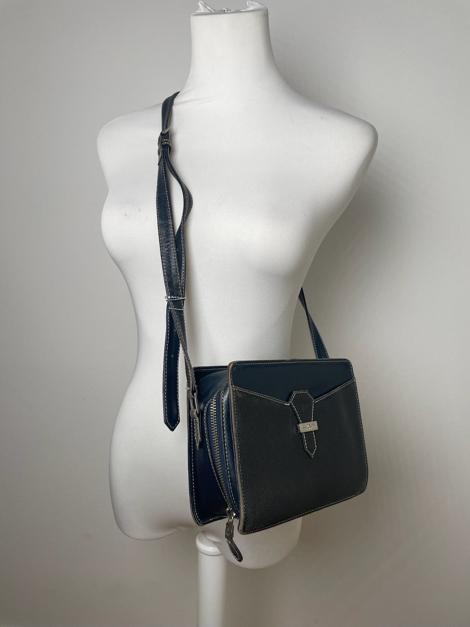 Courreges Vintage Paris Leather Bag Black Size ONE SIZE - 2 Thumbnail