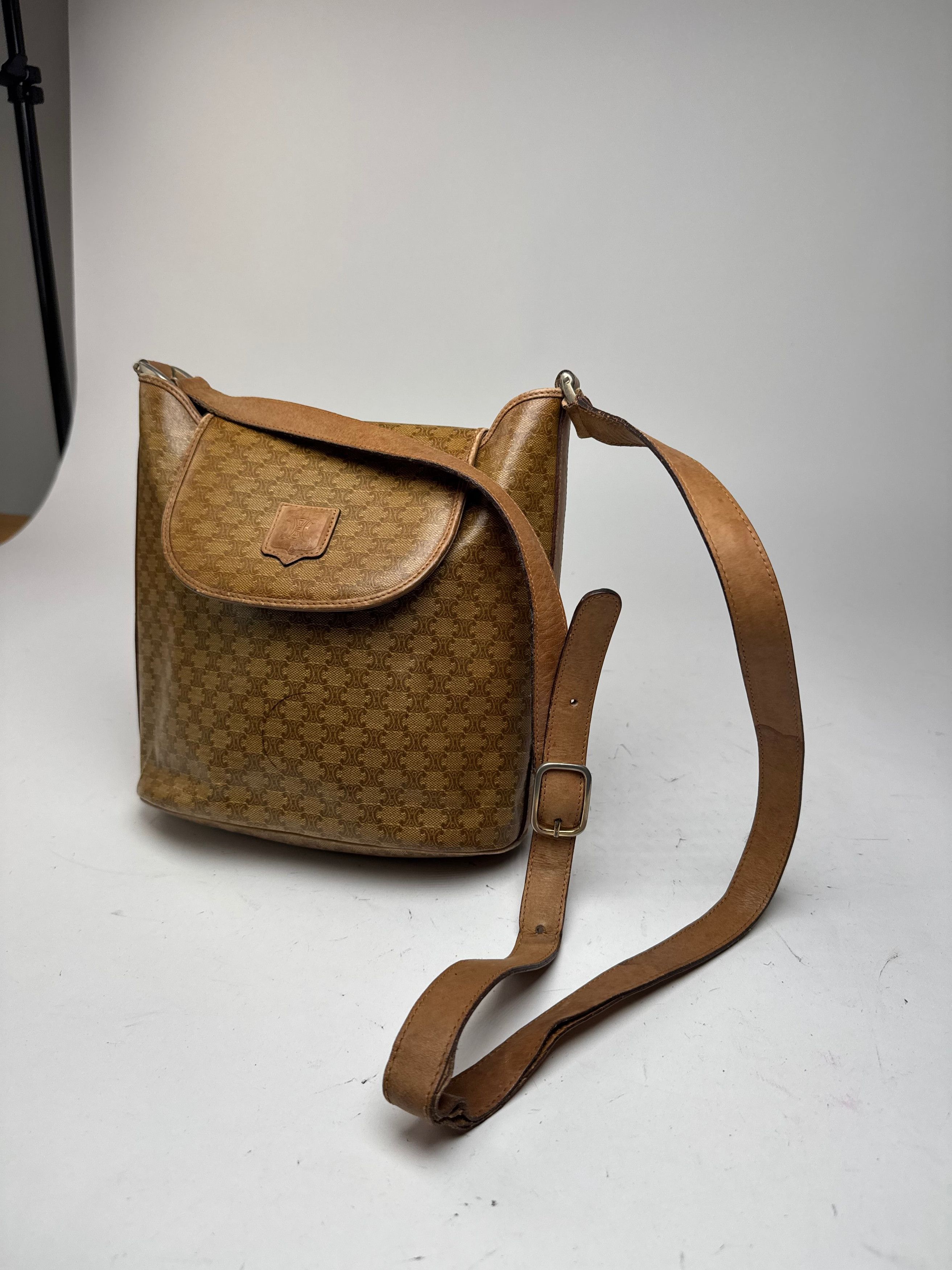 Celine Vintage Triomphe Monogramm Leather Bag Gold Brown Size ONE SIZE - 15 Thumbnail