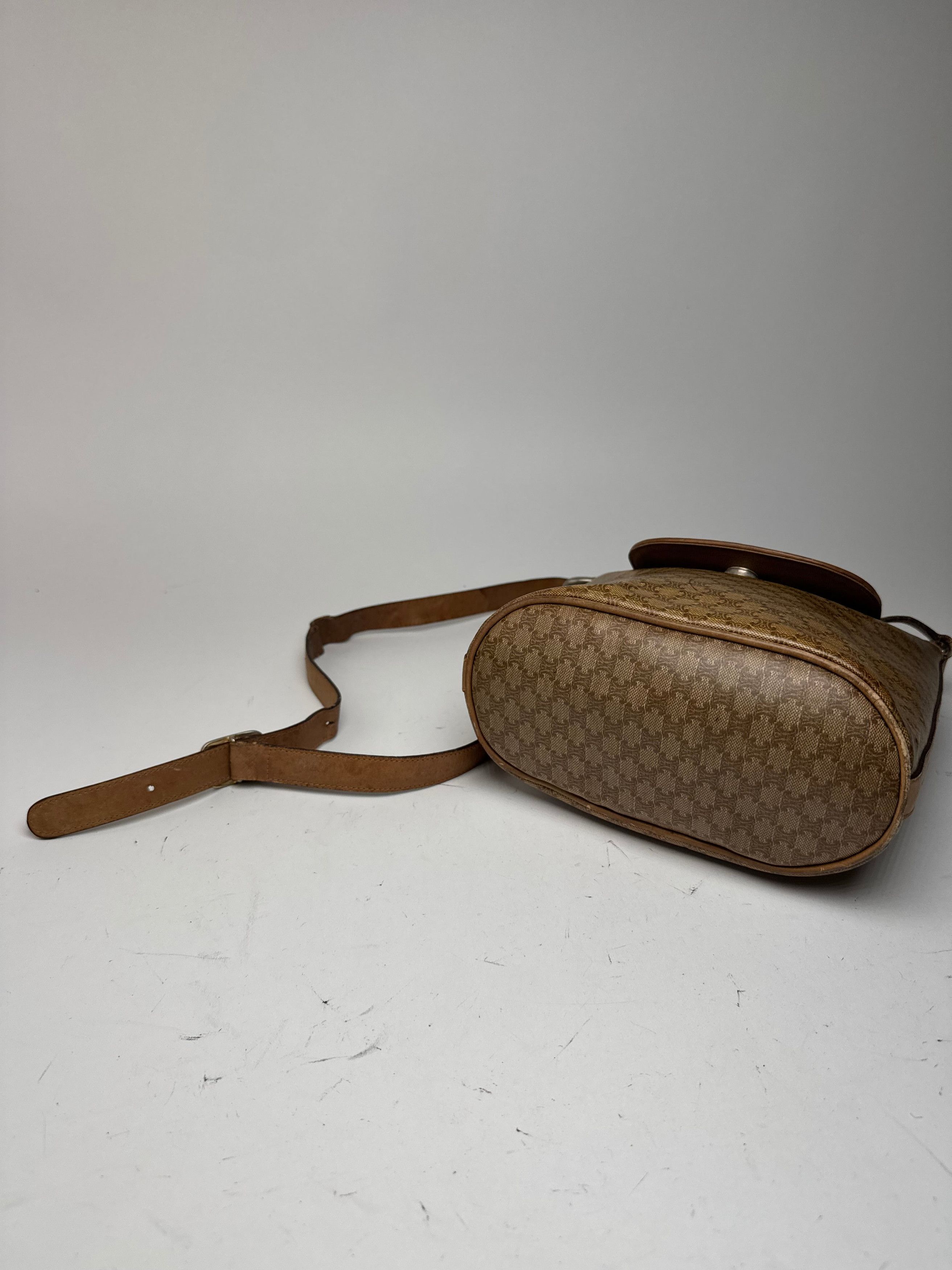Celine Vintage Triomphe Monogramm Leather Bag Gold Brown Size ONE SIZE - 11 Thumbnail
