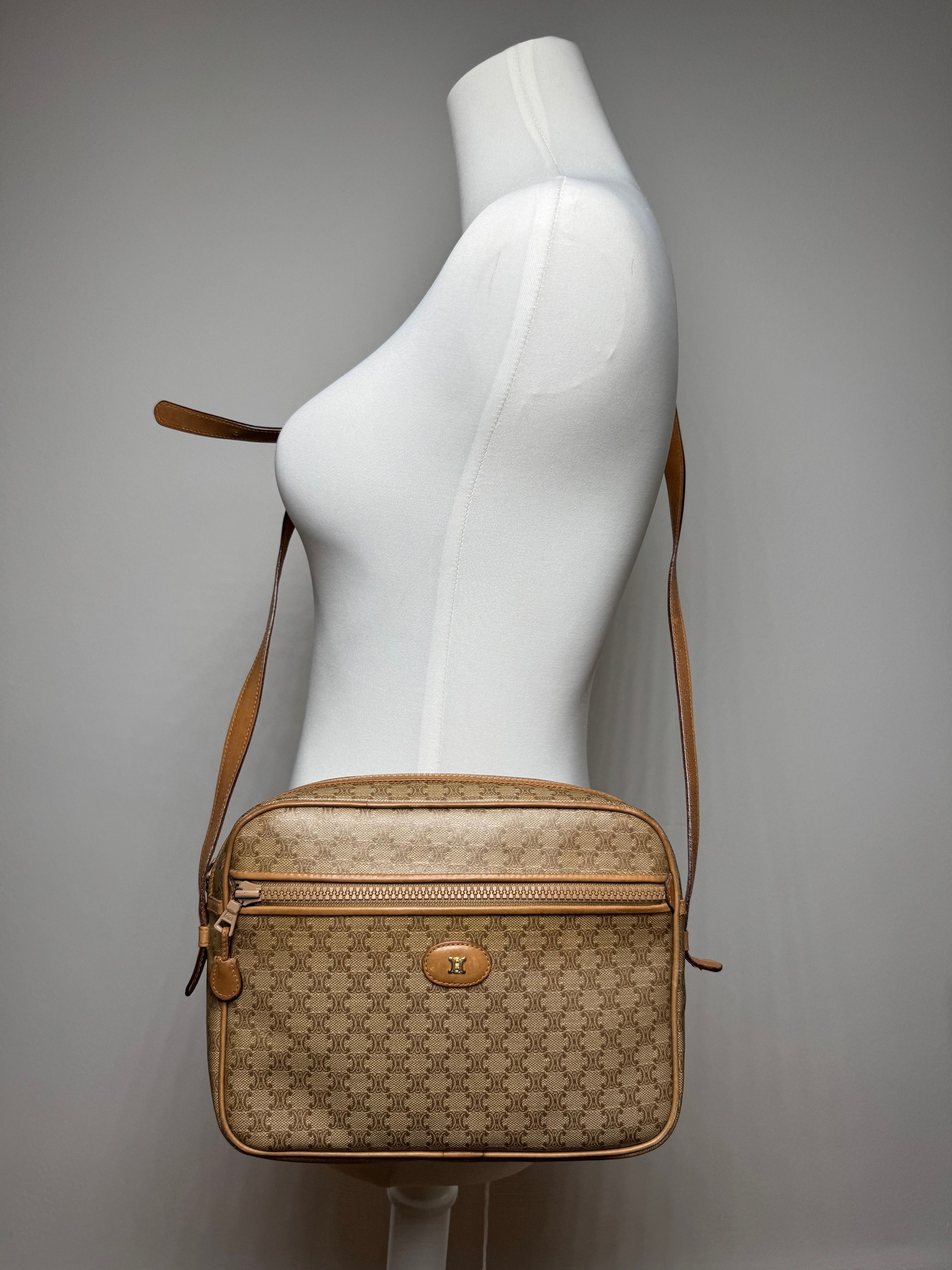 Celine Vintage Monogram Leather Triomphe Bag beige Size ONE SIZE - 4 Thumbnail