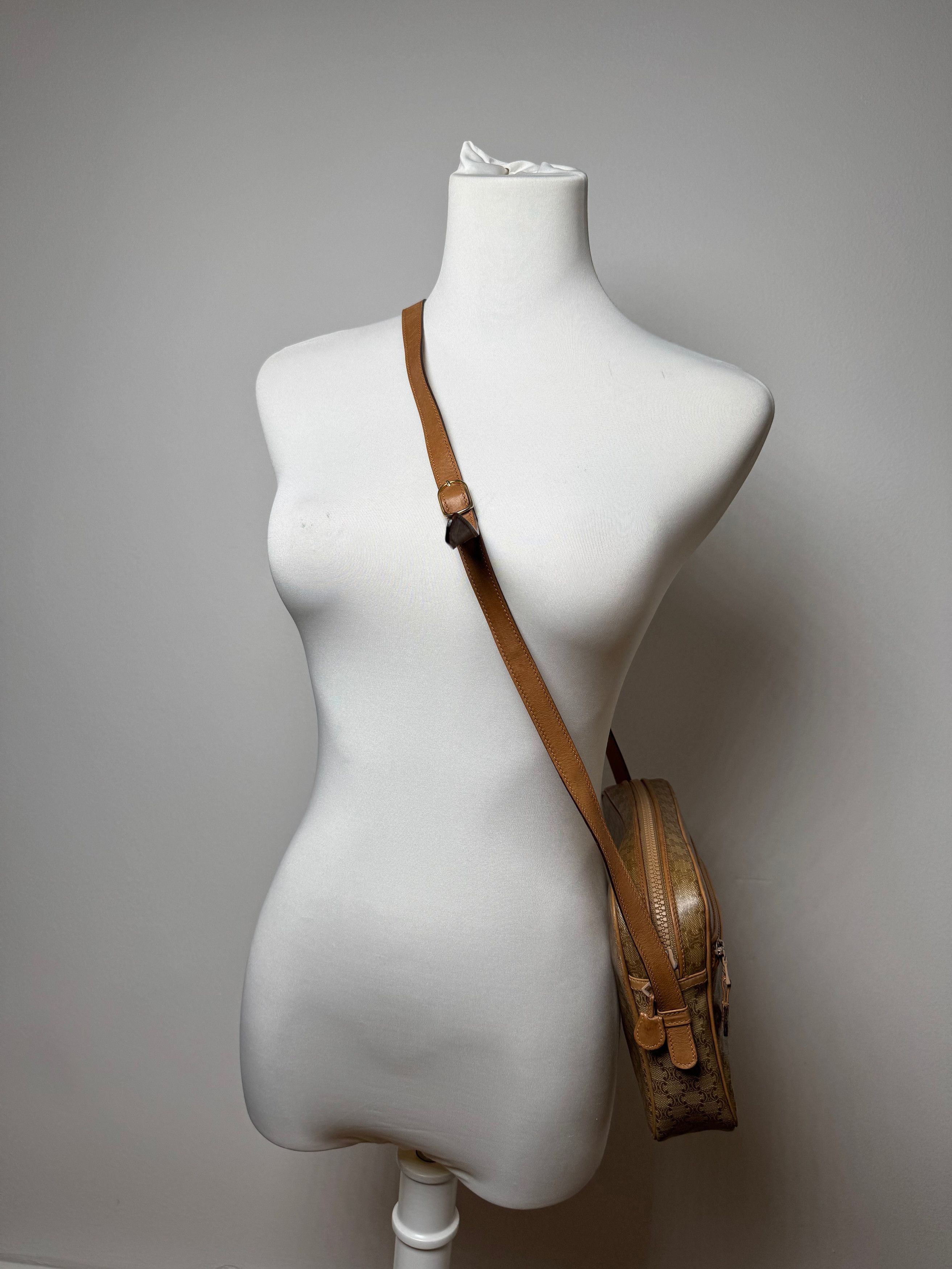 Celine Vintage Monogram Leather Triomphe Bag beige Size ONE SIZE - 3 Thumbnail