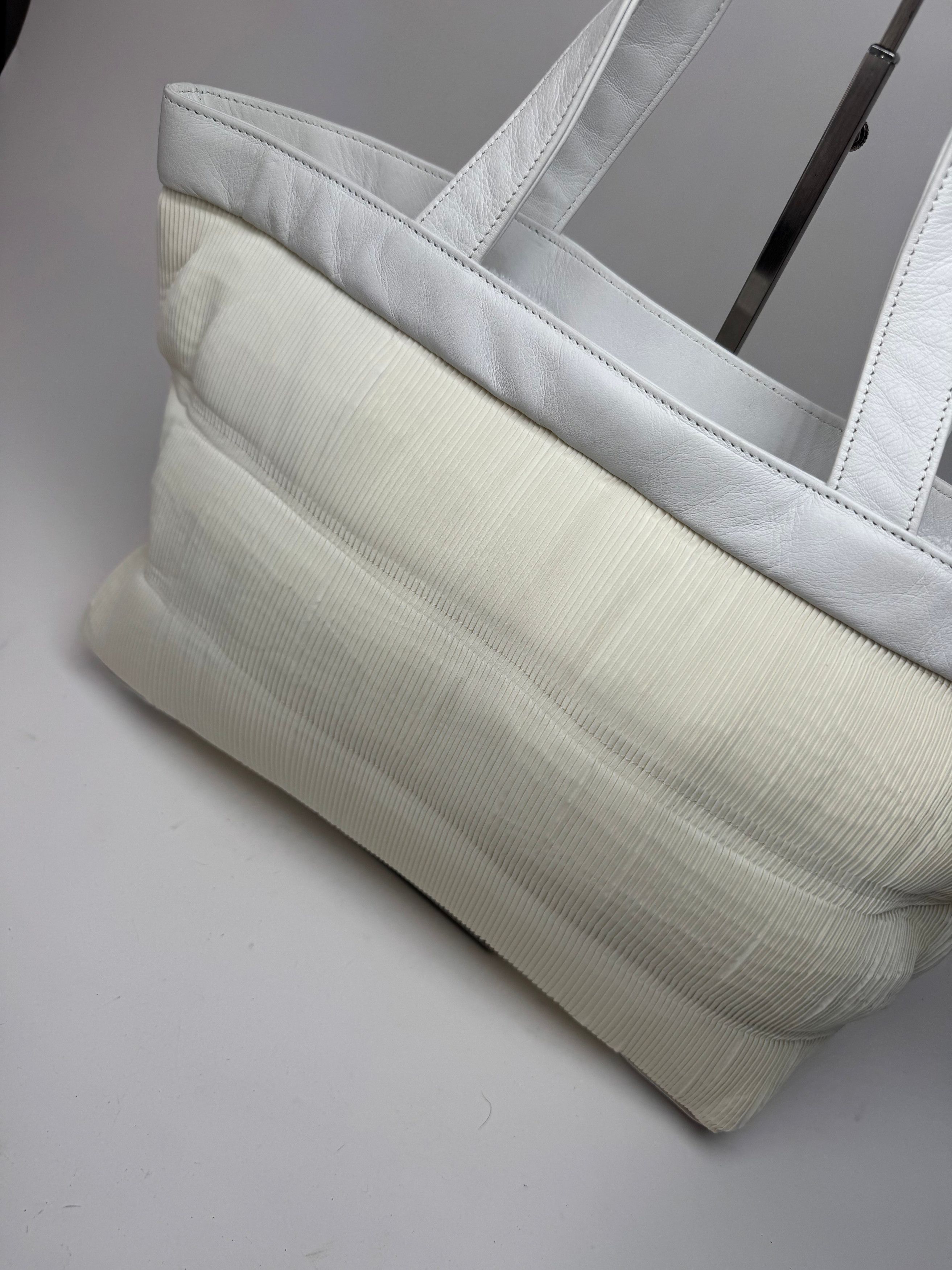 Issey Miyake Vintage Plissee leather bag white Size ONE SIZE - 7 Thumbnail