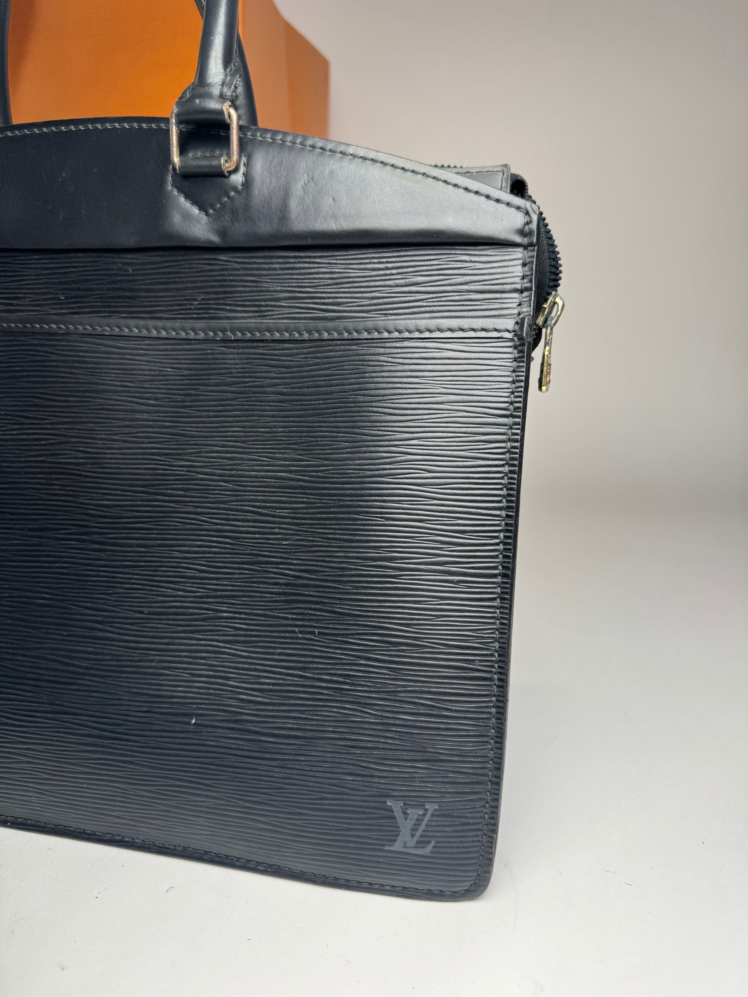 Louis Vuitton Vintage EPI Leather Handbag Black Size ONE SIZE - 3 Thumbnail