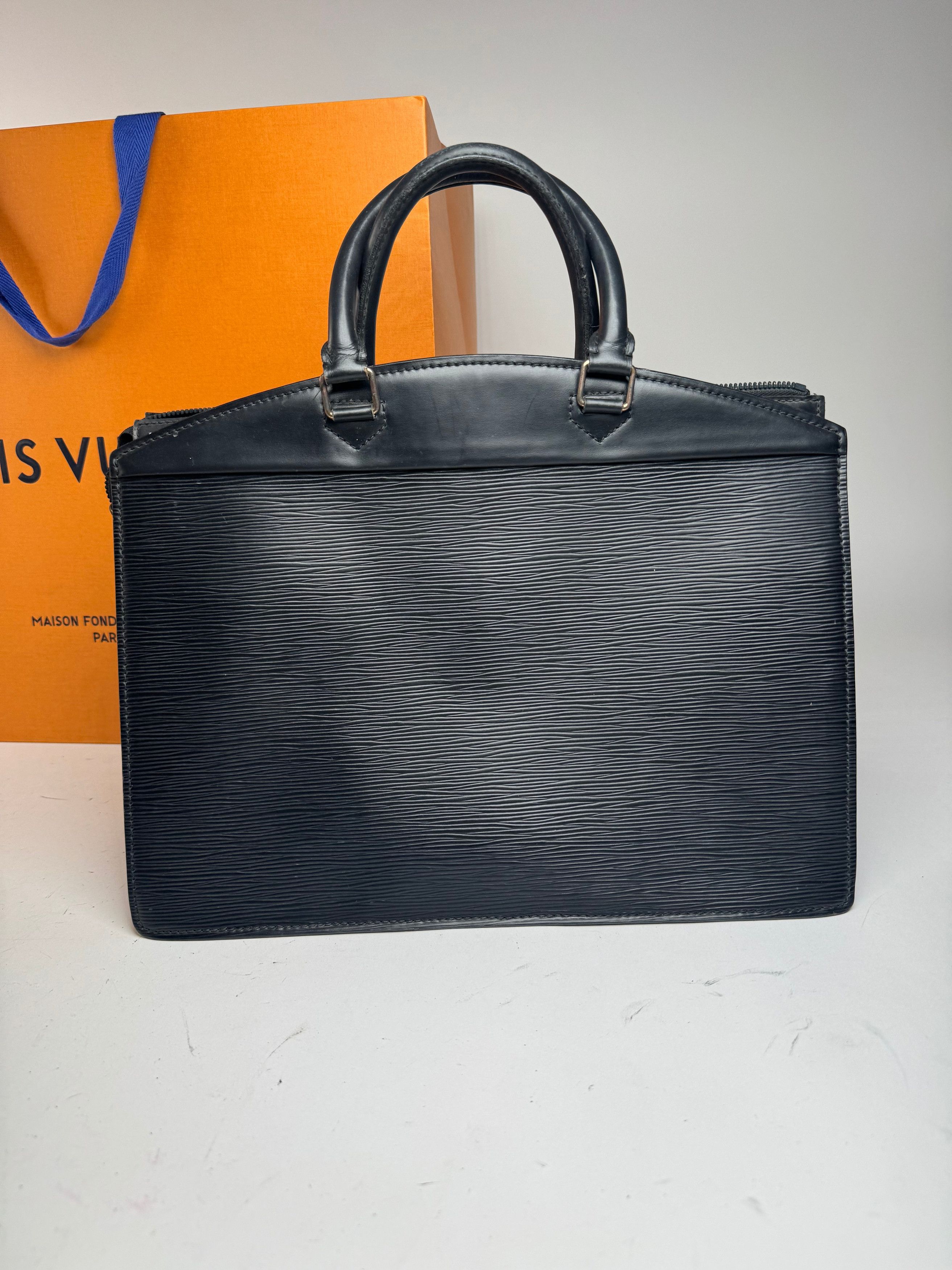 Louis Vuitton Vintage EPI Leather Handbag Black Size ONE SIZE - 6 Thumbnail